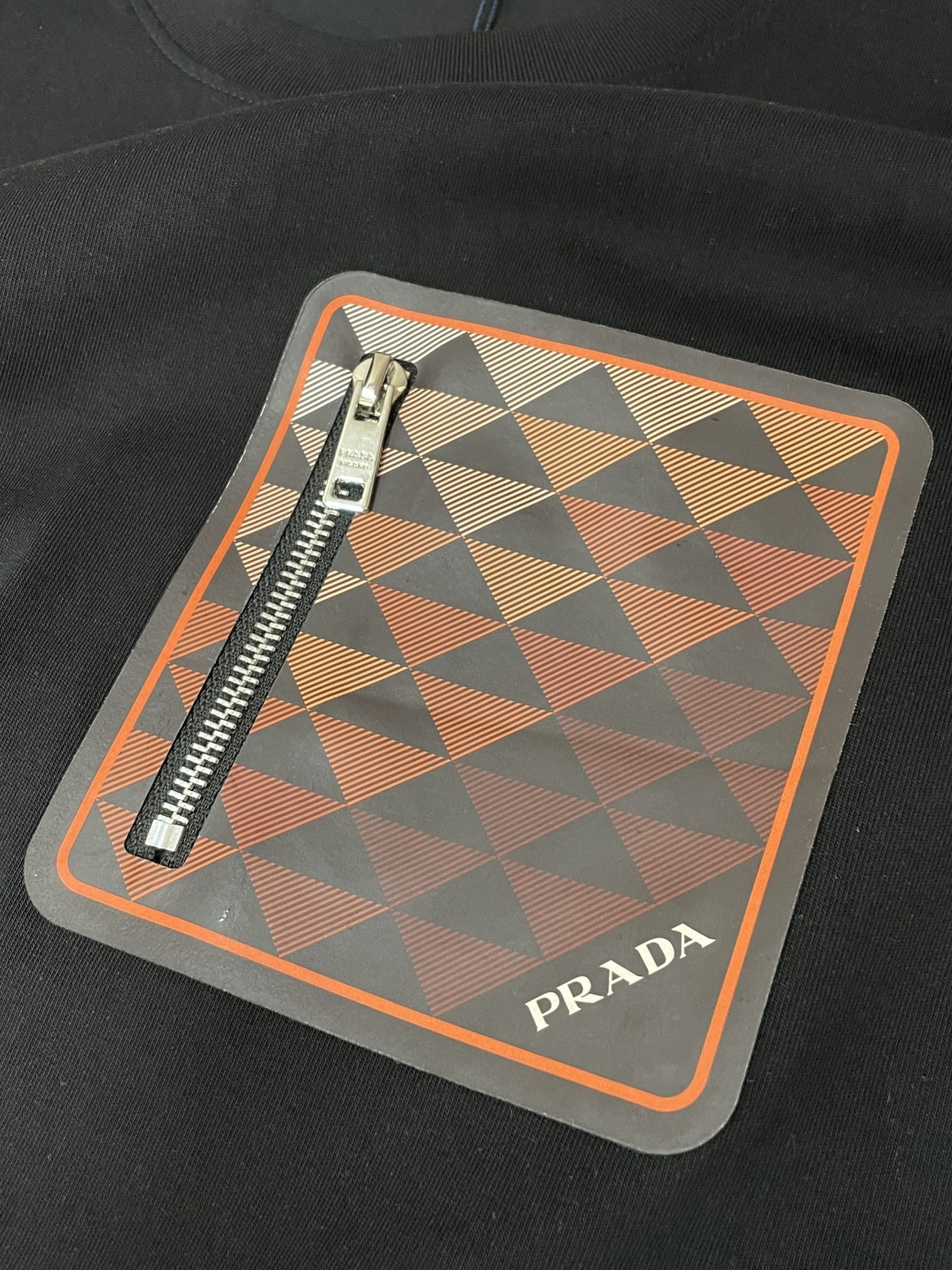 Prad 官网同款 官网同款 官网同款⚠️重磅推荐！2026ss夏装新品 专柜在售 最新系列图案logo