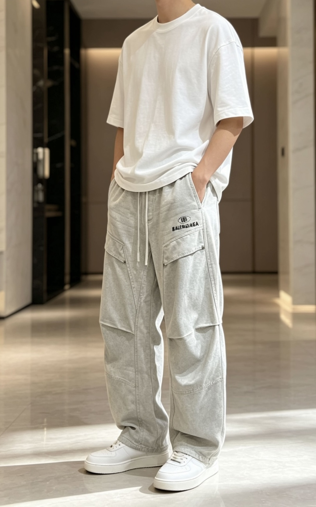 巴黎 2026春夏 最新款休闲裤，订制面料 柔软排汗，舒适度极高。上身非常舒爽，原版辅料细节。上身运动休