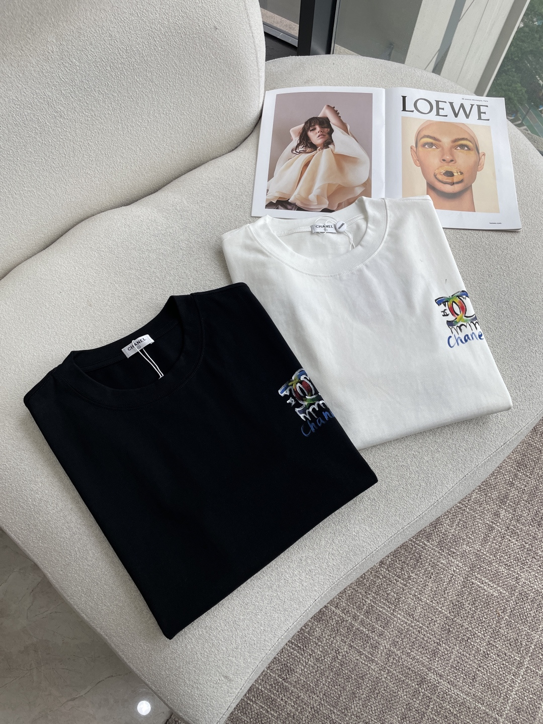 小香2026春夏款/官网同步面料采用重磅纯棉精梳棉面料，OS宽松版型，上身版型超正！日常百搭，衣橱必备单