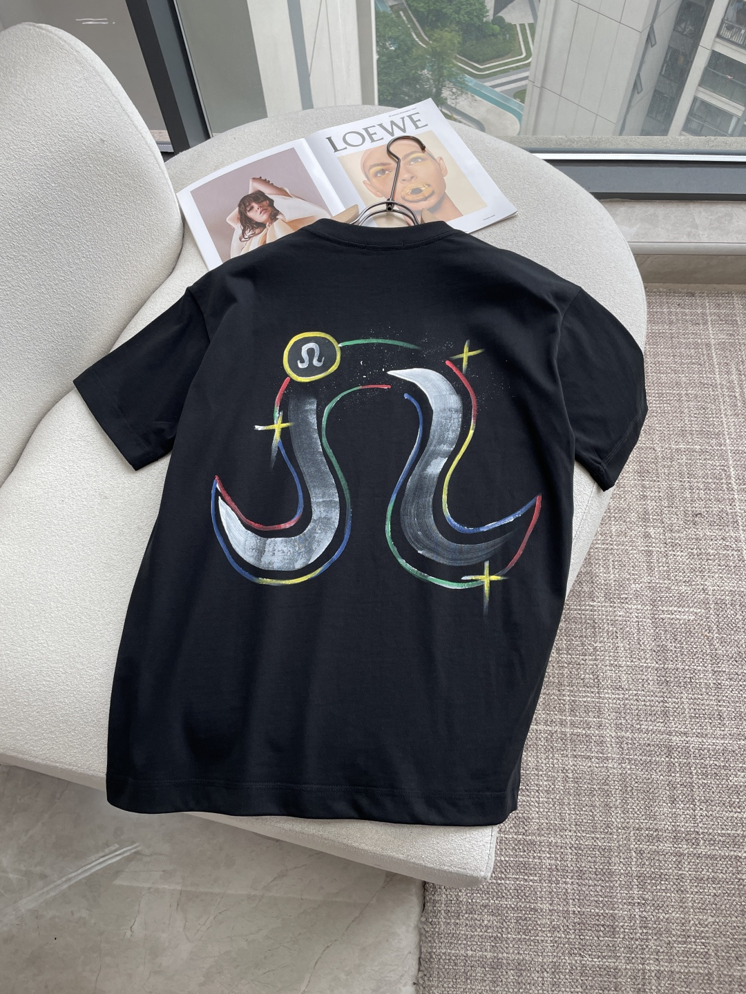 lulu2026春夏款/官网同步面料采用重磅纯棉精梳棉面料，OS宽松版型，上身版型超正！日常百搭，衣橱必