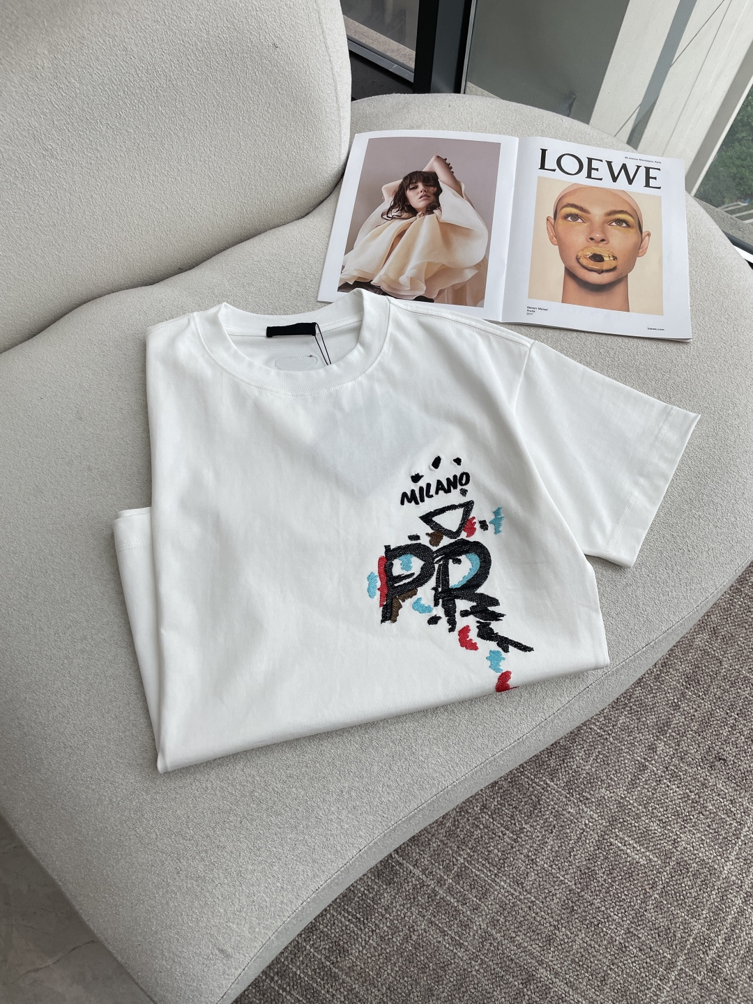 Prad 2026春夏款/官网同步面料采用重磅纯棉精梳棉面料，OS宽松版型，上身版型超正！日常百搭，衣橱