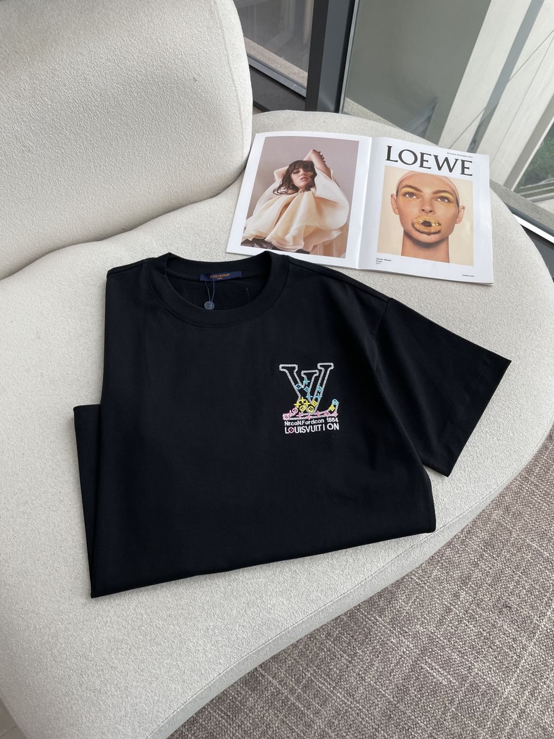 Lv2026春夏款/官网同步面料采用重磅纯棉精梳棉面料，OS宽松版型，上身版型超正！日常百搭，衣橱必备单