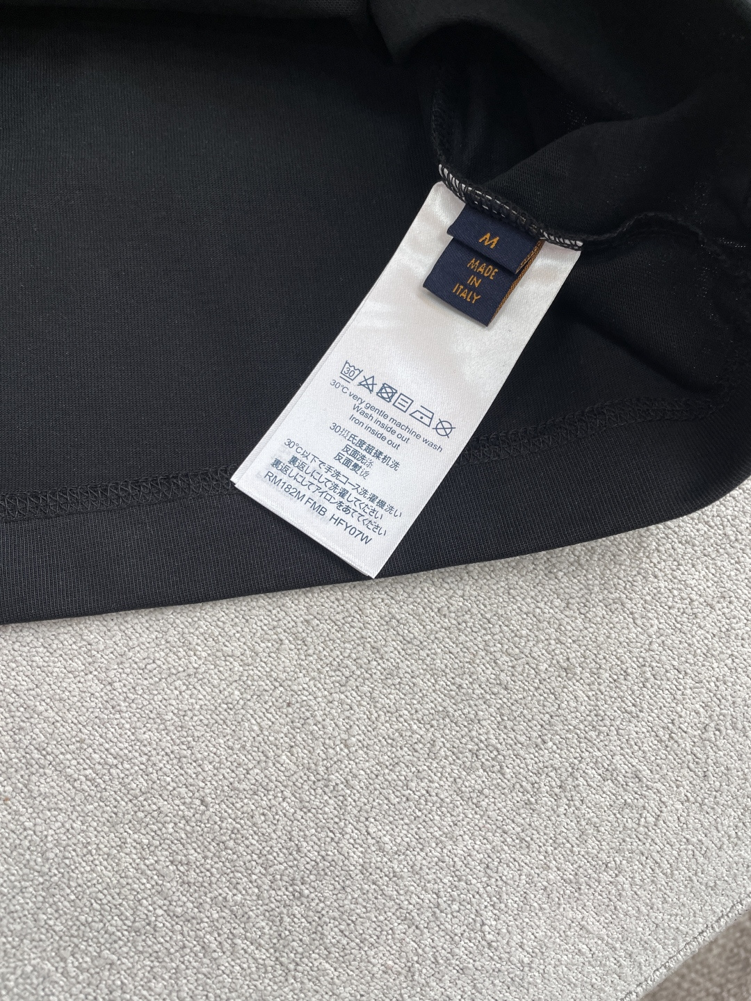 Lv2026春夏款/官网同步面料采用重磅纯棉精梳棉面料，OS宽松版型，上身版型超正！日常百搭，衣橱必备单