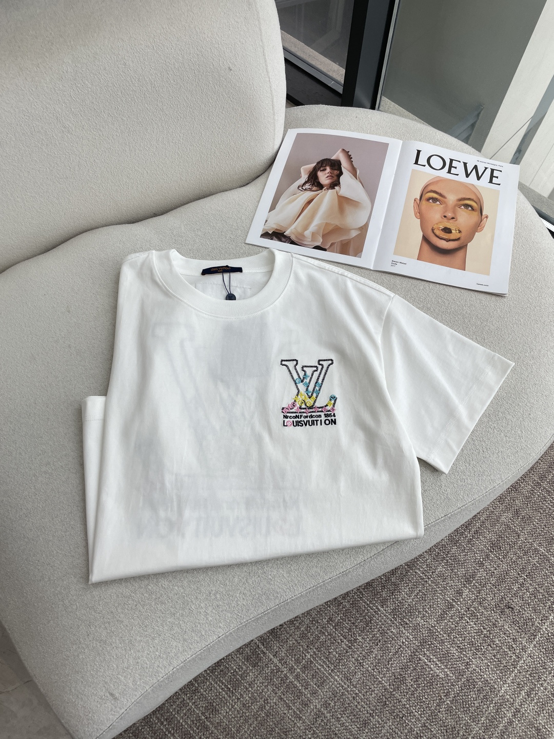 Lv2026春夏款/官网同步面料采用重磅纯棉精梳棉面料，OS宽松版型，上身版型超正！日常百搭，衣橱必备单