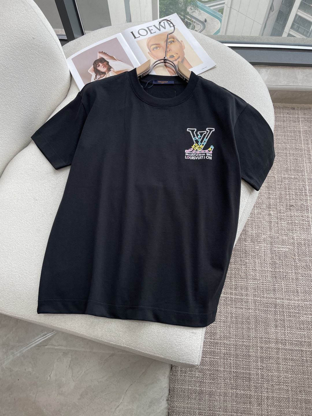 Lv2026春夏款/官网同步面料采用重磅纯棉精梳棉面料，OS宽松版型，上身版型超正！日常百搭，衣橱必备单