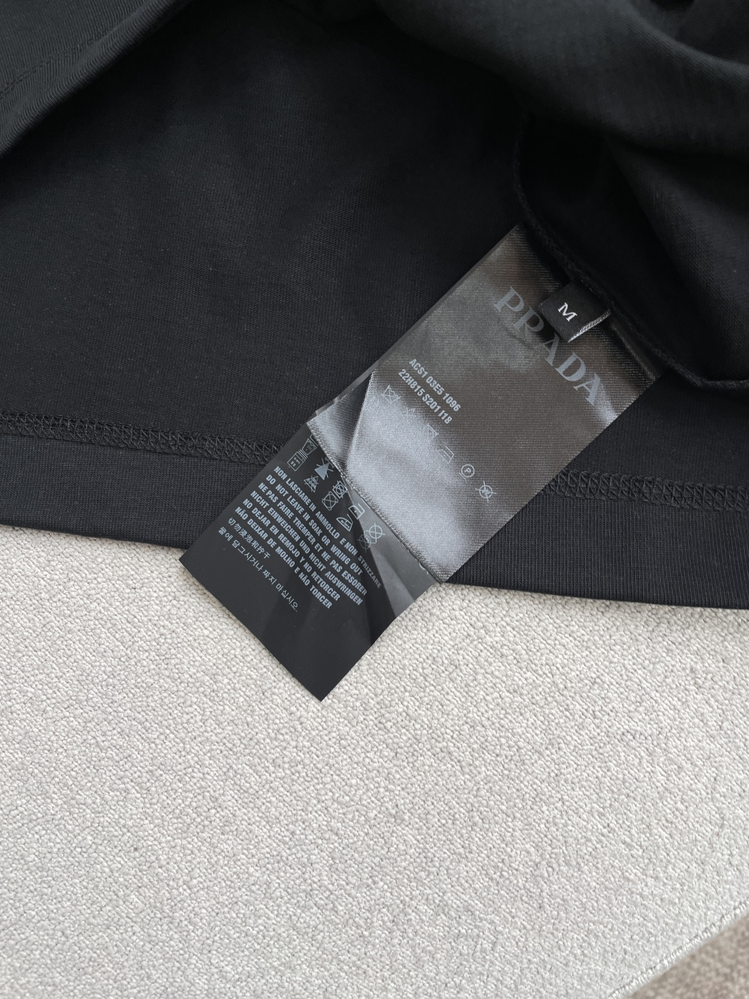 Prad 2026春夏款/官网同步面料采用重磅纯棉精梳棉面料，OS宽松版型，上身版型超正！日常百搭，衣橱