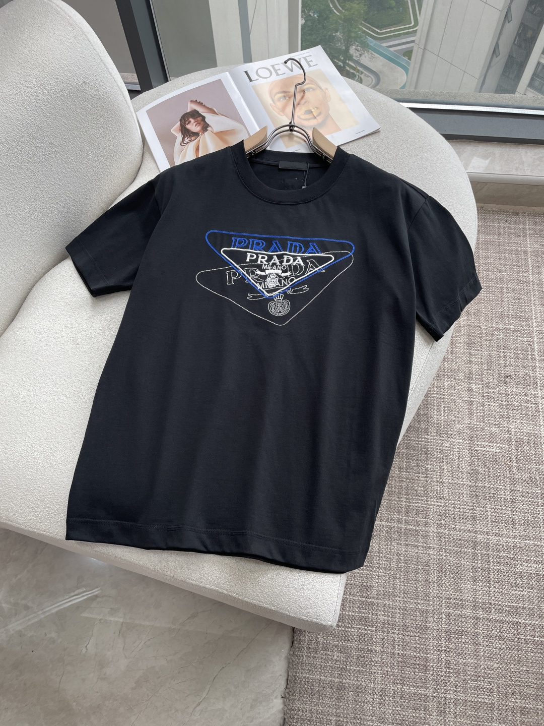 Prad 2026春夏款/官网同步面料采用重磅纯棉精梳棉面料，OS宽松版型，上身版型超正！日常百搭，衣橱