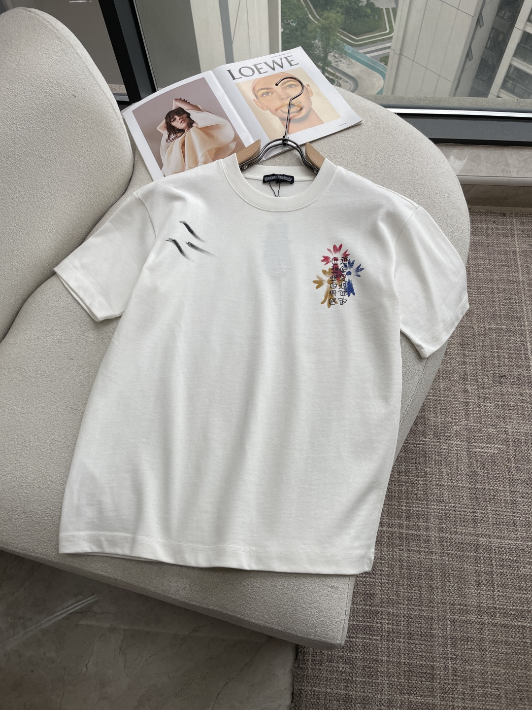 克罗心2026春夏款/官网同步面料采用重磅纯棉精梳棉面料，OS宽松版型，上身版型超正！日常百搭，衣橱必备