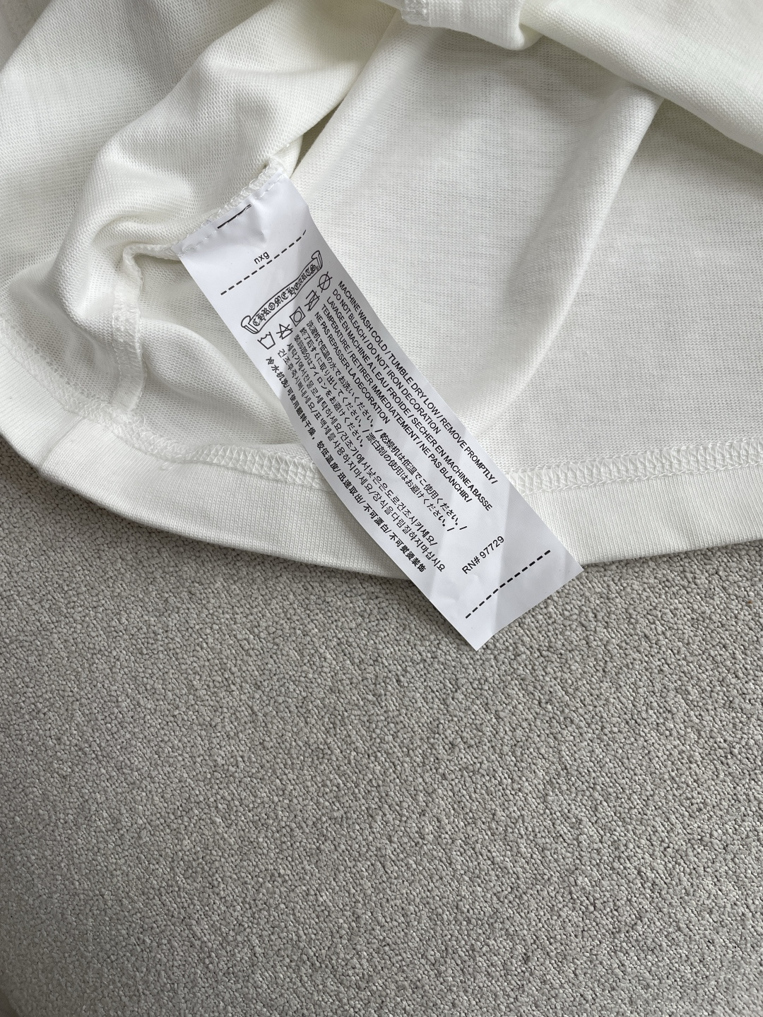 克罗心2026春夏款/官网同步面料采用重磅纯棉精梳棉面料，OS宽松版型，上身版型超正！日常百搭，衣橱必备