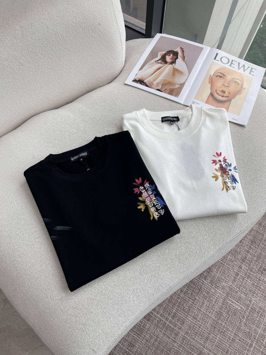 克罗心2026春夏款/官网同步面料采用重磅纯棉精梳棉面料，OS宽松版型，上身版型超正！日常百搭，衣橱必备