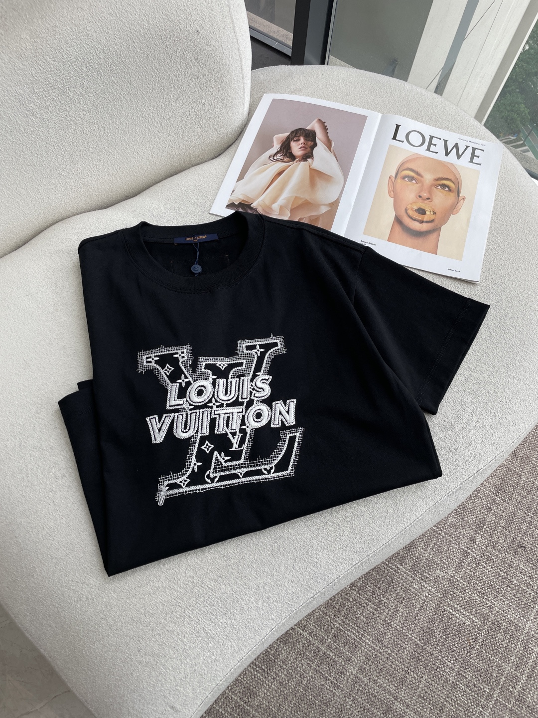 Lv2026春夏款/官网同步面料采用重磅纯棉精梳棉面料，OS宽松版型，上身版型超正！日常百搭，衣橱必备单