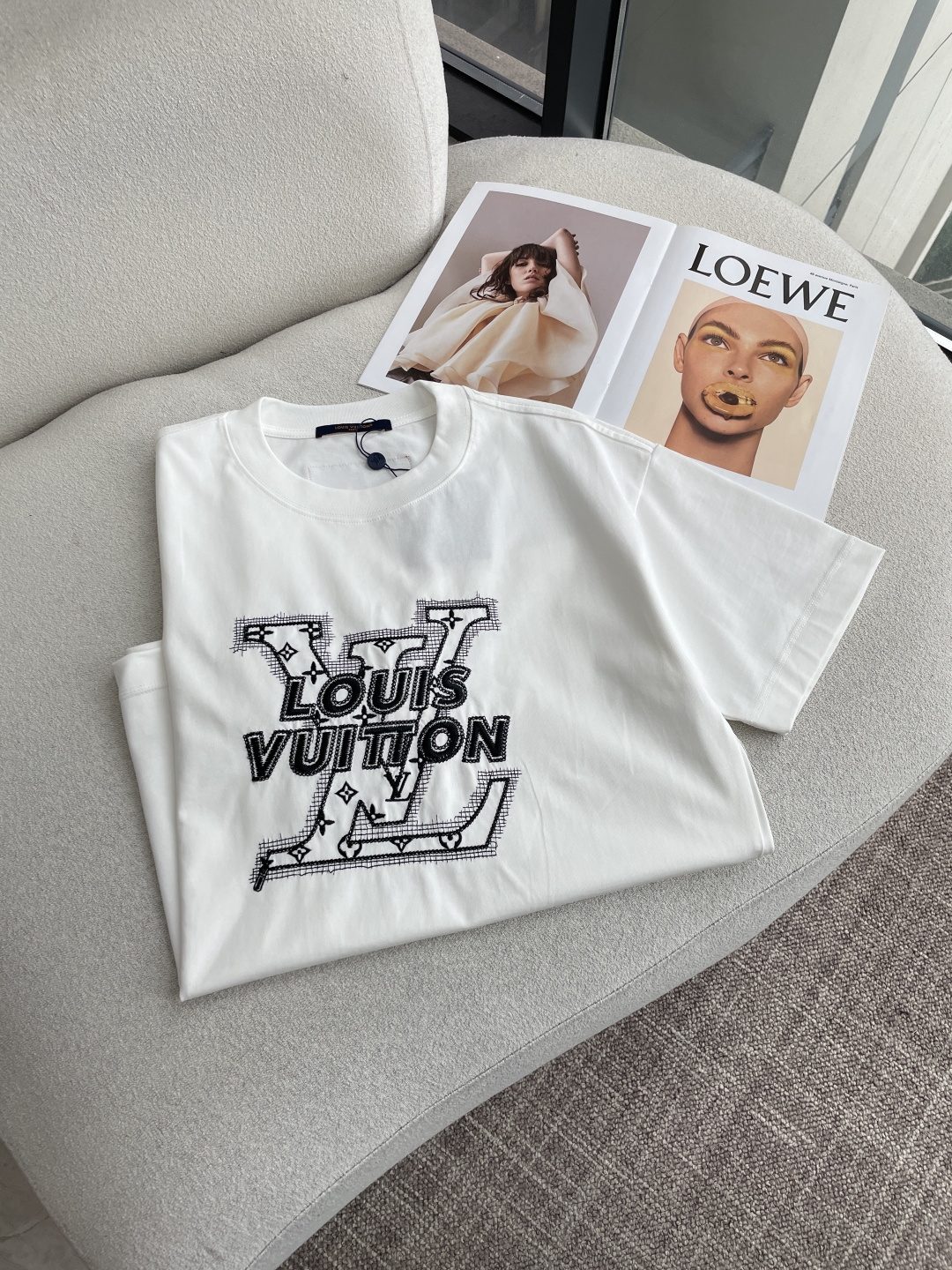 Lv2026春夏款/官网同步面料采用重磅纯棉精梳棉面料，OS宽松版型，上身版型超正！日常百搭，衣橱必备单