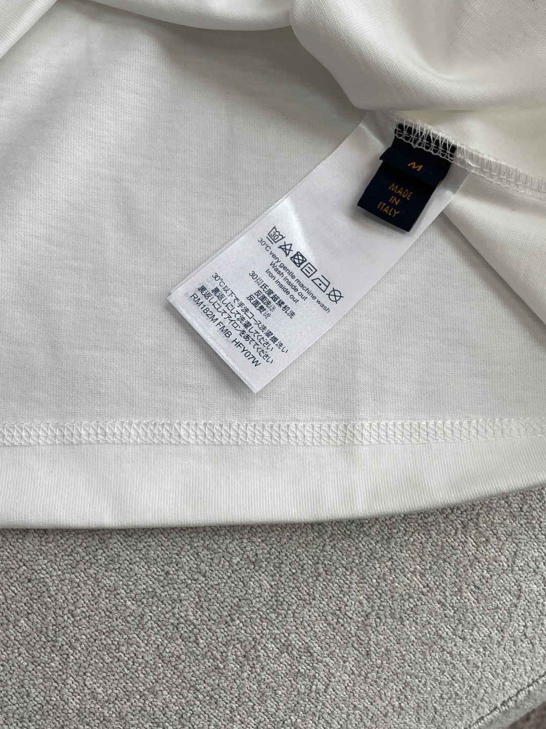 Lv2026春夏款/官网同步面料采用重磅纯棉精梳棉面料，OS宽松版型，上身版型超正！日常百搭，衣橱必备单