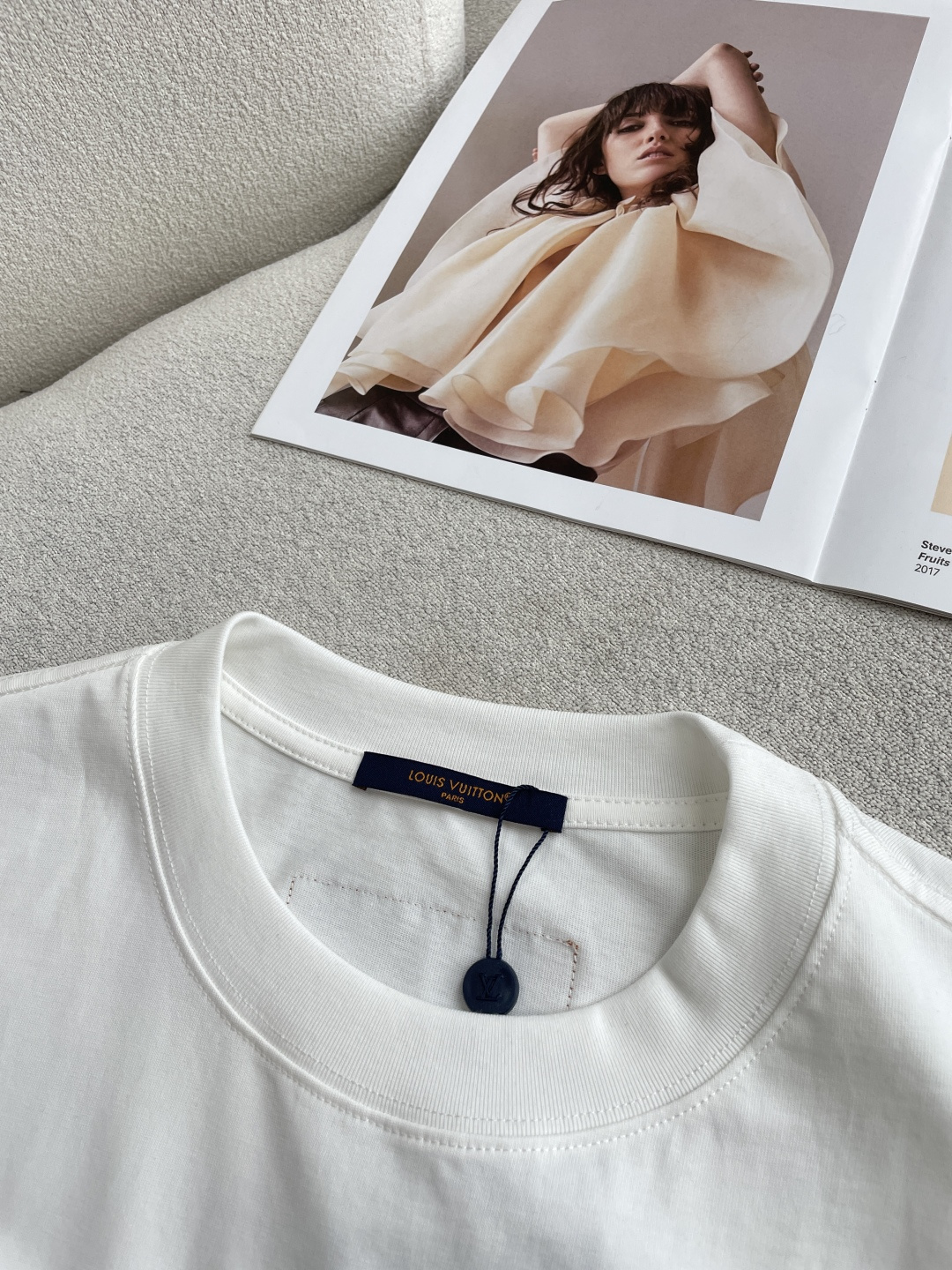 Lv2026春夏款/官网同步面料采用重磅纯棉精梳棉面料，OS宽松版型，上身版型超正！日常百搭，衣橱必备单