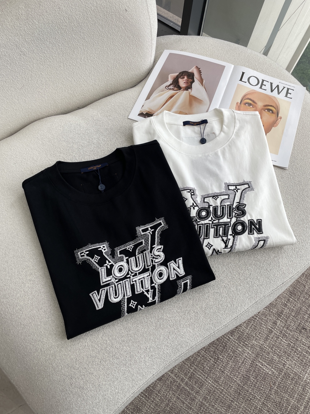 Lv2026春夏款/官网同步面料采用重磅纯棉精梳棉面料，OS宽松版型，上身版型超正！日常百搭，衣橱必备单