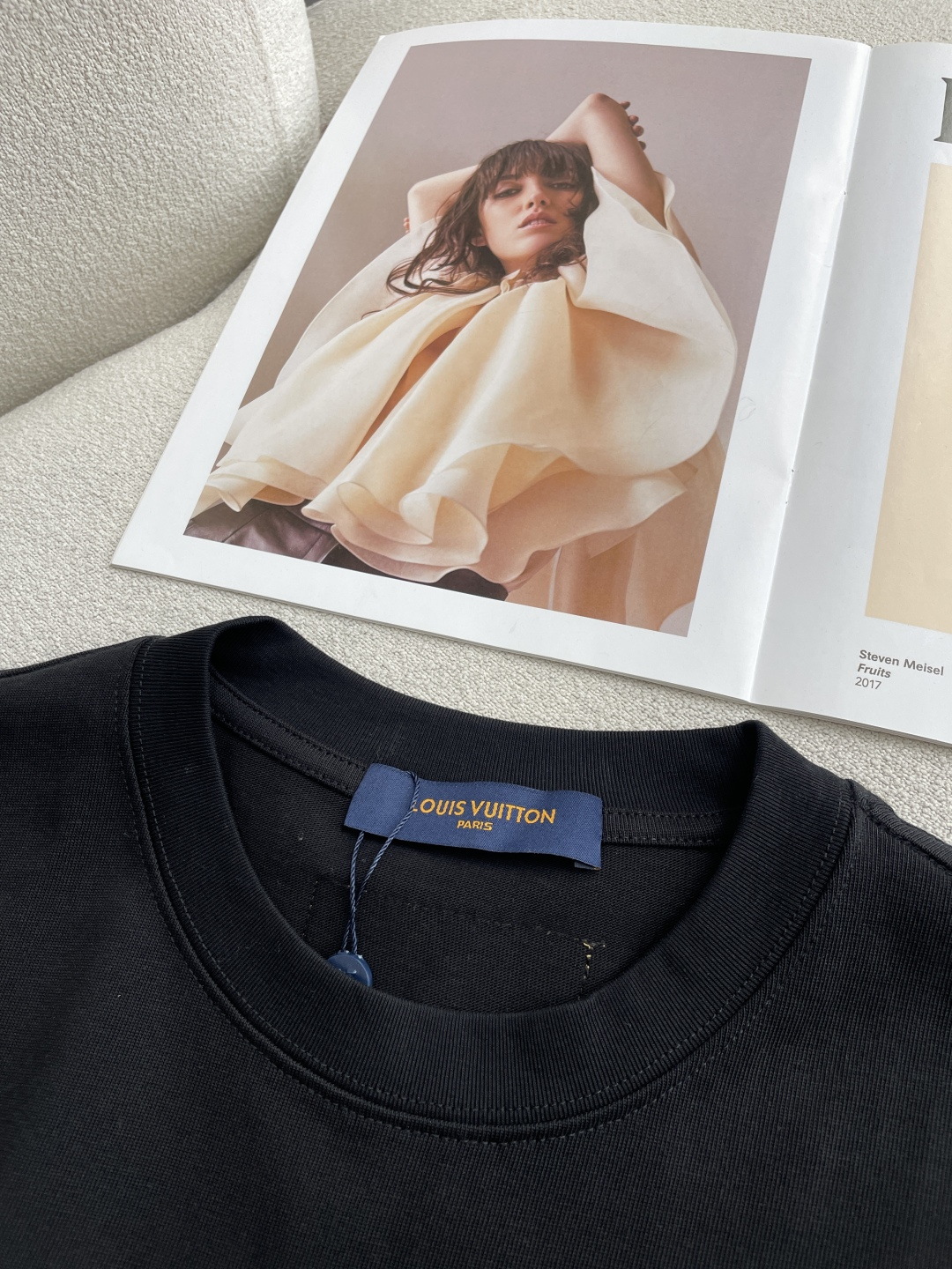 Lv 2026春夏款/官网同步面料采用重磅纯棉精梳棉面料，OS宽松版型，上身版型超正！日常百搭，衣橱必备