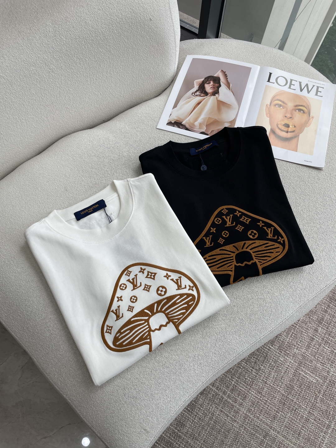 Lv 2026春夏款/官网同步面料采用重磅纯棉精梳棉面料，OS宽松版型，上身版型超正！日常百搭，衣橱必备