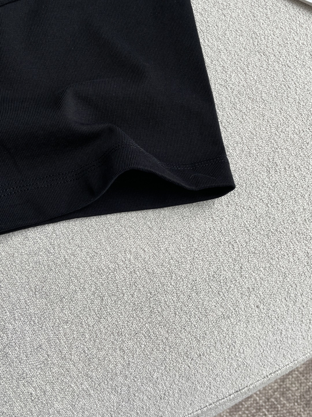 Bur 2026春夏款/官网同步面料采用重磅纯棉精梳棉面料，OS宽松版型，上身版型超正！日常百搭，衣橱必