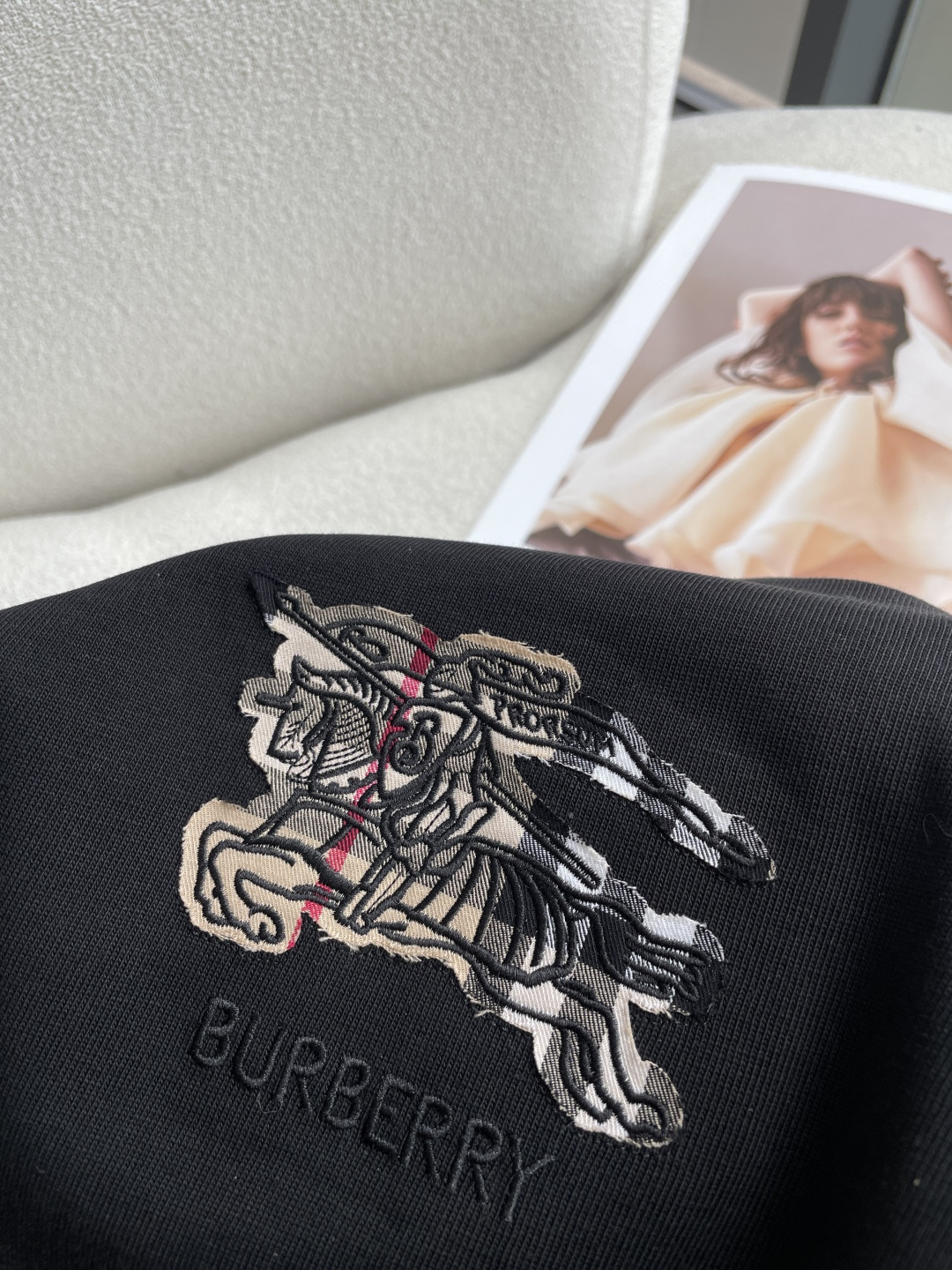 Bur 2026春夏款/官网同步面料采用重磅纯棉精梳棉面料，OS宽松版型，上身版型超正！日常百搭，衣橱必