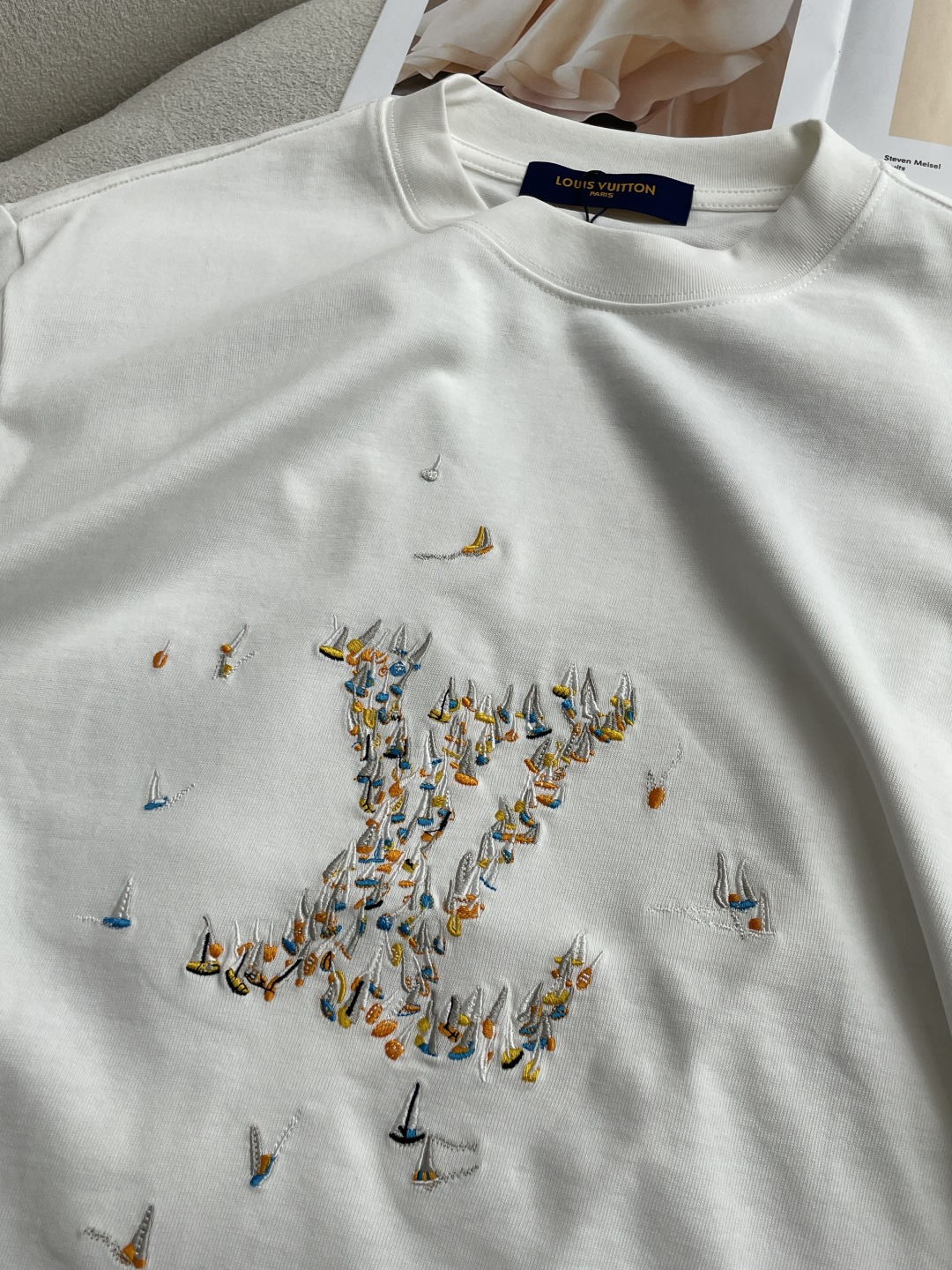 Lv 2026春夏款/官网同步面料采用重磅纯棉精梳棉面料，OS宽松版型，上身版型超正！日常百搭，衣橱必备