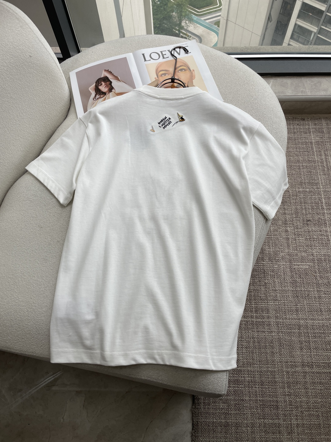 Lv 2026春夏款/官网同步面料采用重磅纯棉精梳棉面料，OS宽松版型，上身版型超正！日常百搭，衣橱必备