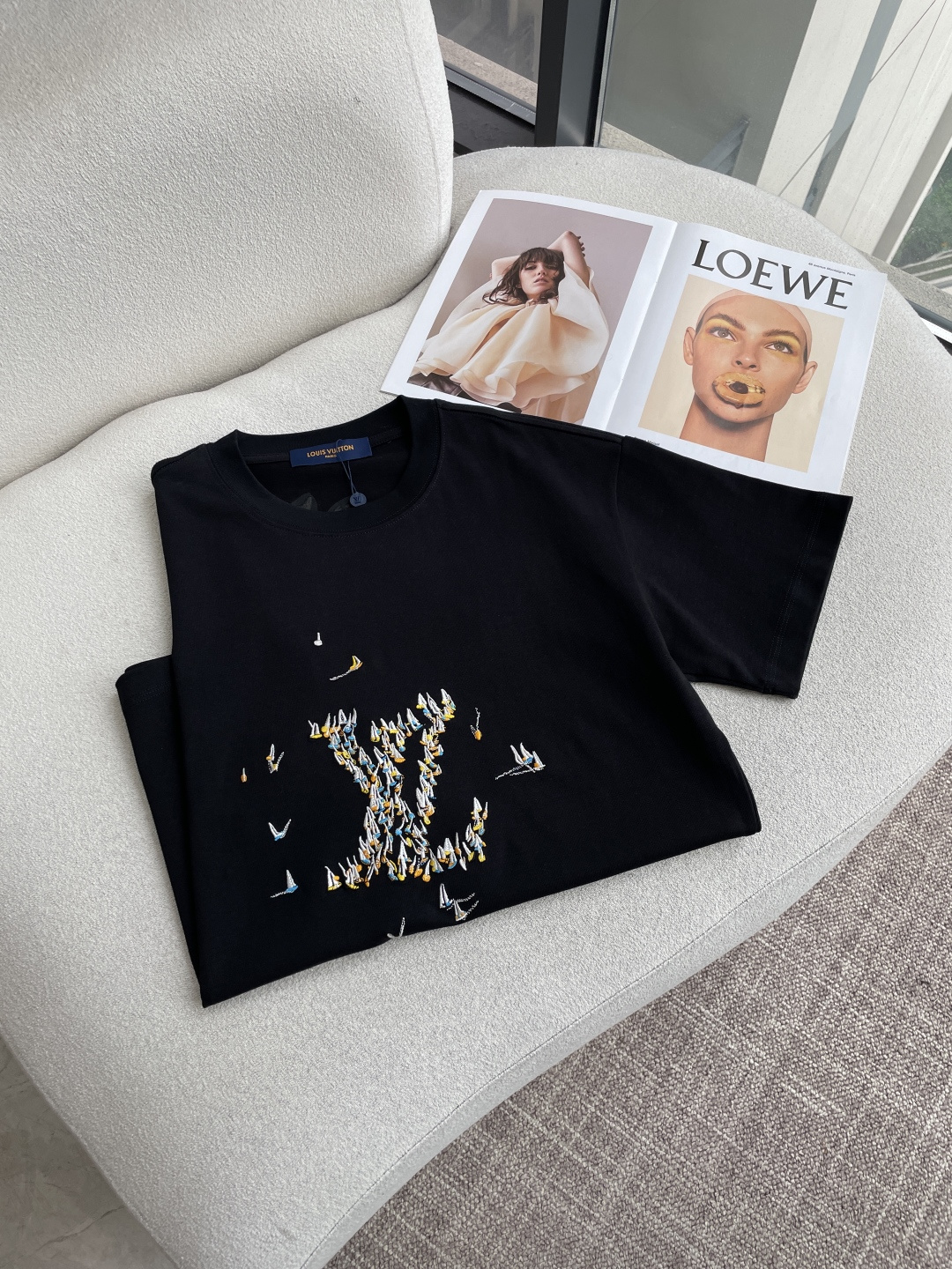 Lv 2026春夏款/官网同步面料采用重磅纯棉精梳棉面料，OS宽松版型，上身版型超正！日常百搭，衣橱必备