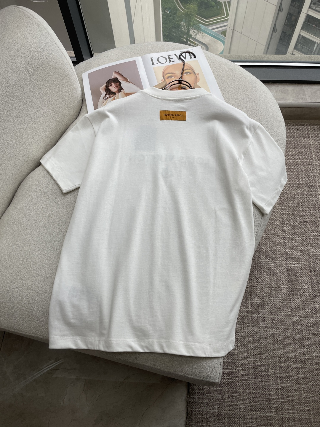 Lv2026春夏款/官网同步面料采用重磅纯棉精梳棉面料，OS宽松版型，上身版型超正！日常百搭，衣橱必备单