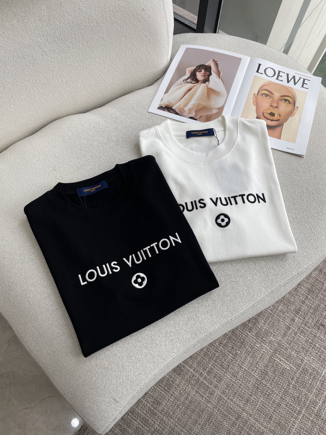 Lv2026春夏款/官网同步面料采用重磅纯棉精梳棉面料，OS宽松版型，上身版型超正！日常百搭，衣橱必备单