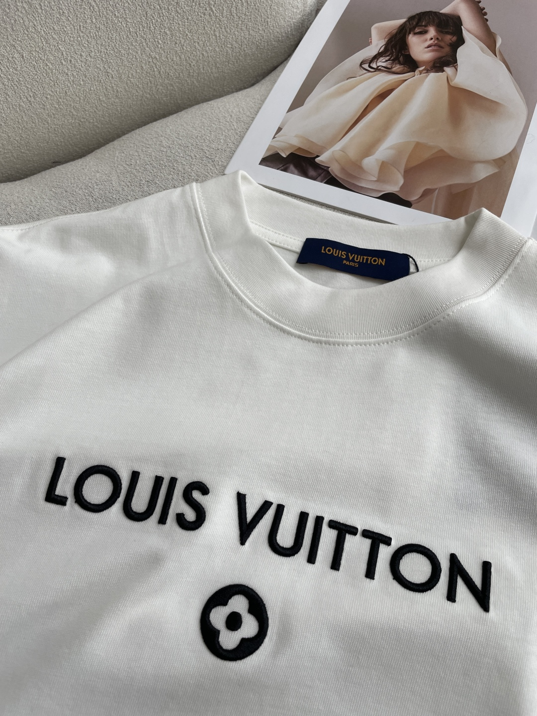 Lv2026春夏款/官网同步面料采用重磅纯棉精梳棉面料，OS宽松版型，上身版型超正！日常百搭，衣橱必备单