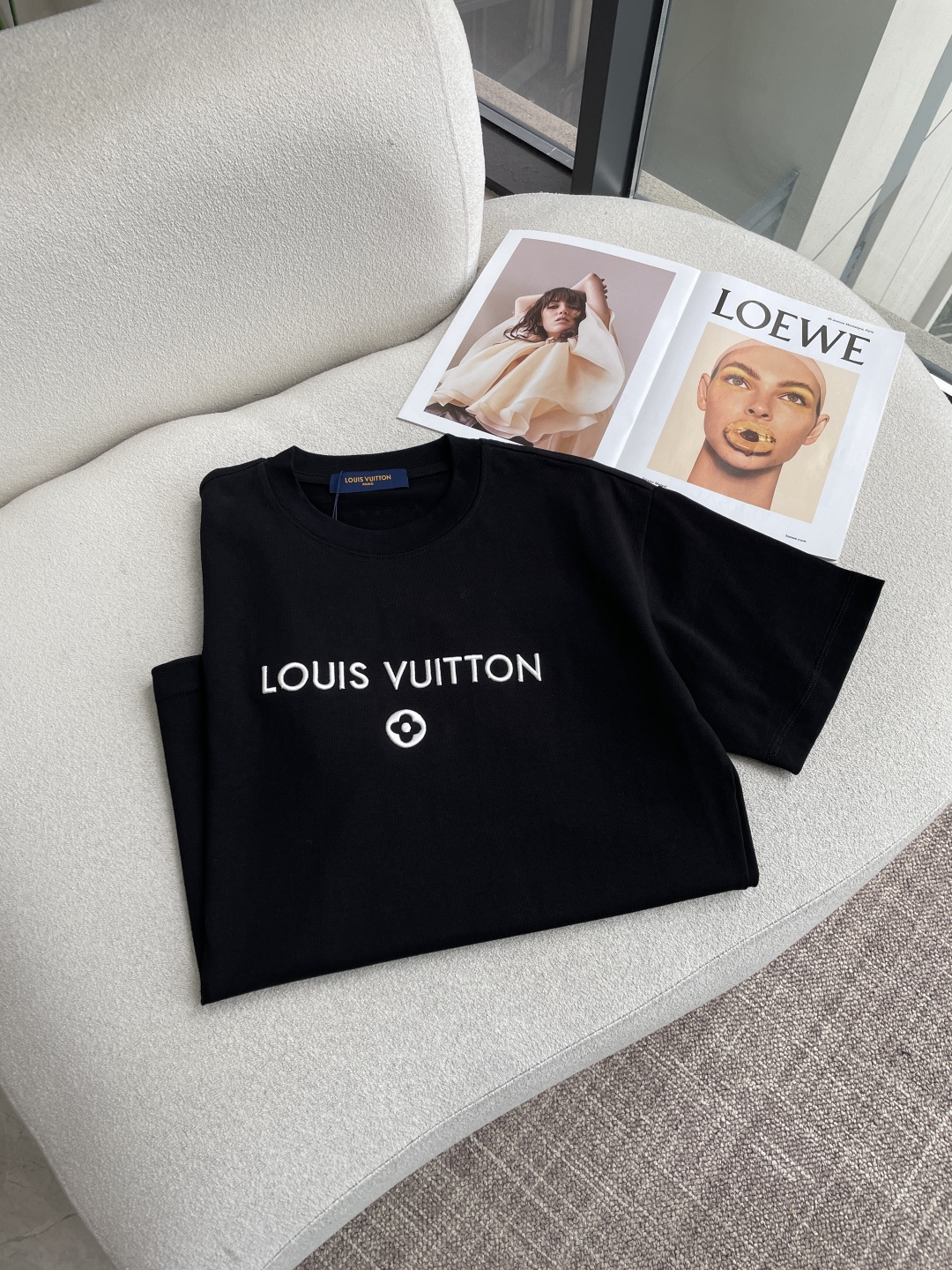 Lv2026春夏款/官网同步面料采用重磅纯棉精梳棉面料，OS宽松版型，上身版型超正！日常百搭，衣橱必备单