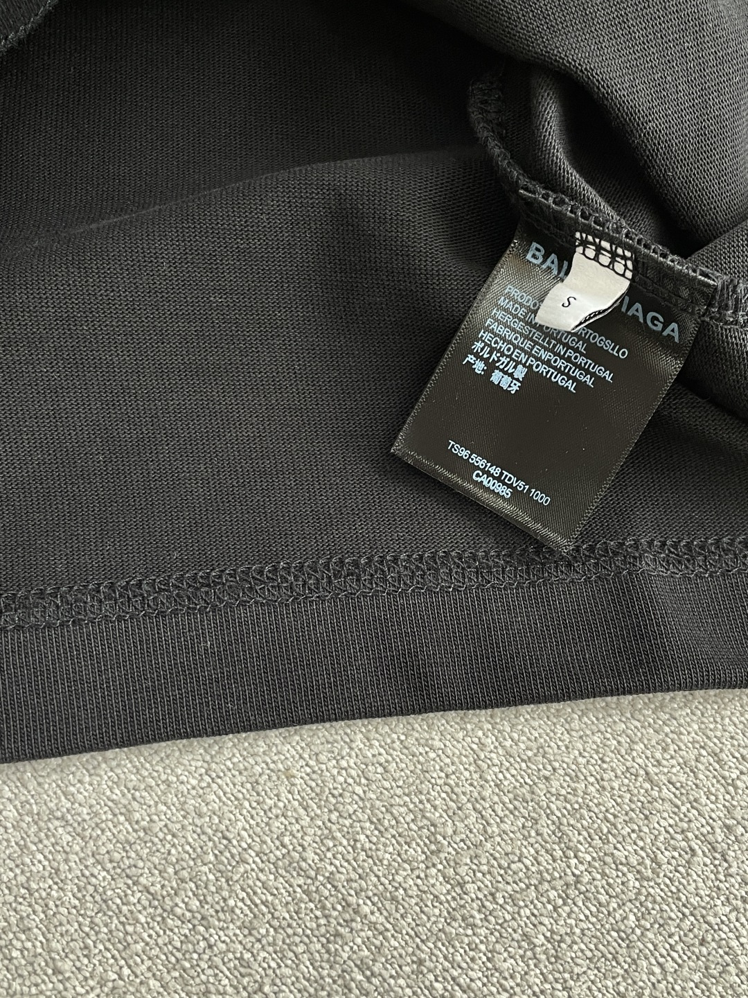 巴黎2026春夏款/官网同步面料采用重磅纯棉精梳棉面料，OS宽松版型，上身版型超正！日常百搭，衣橱必备单