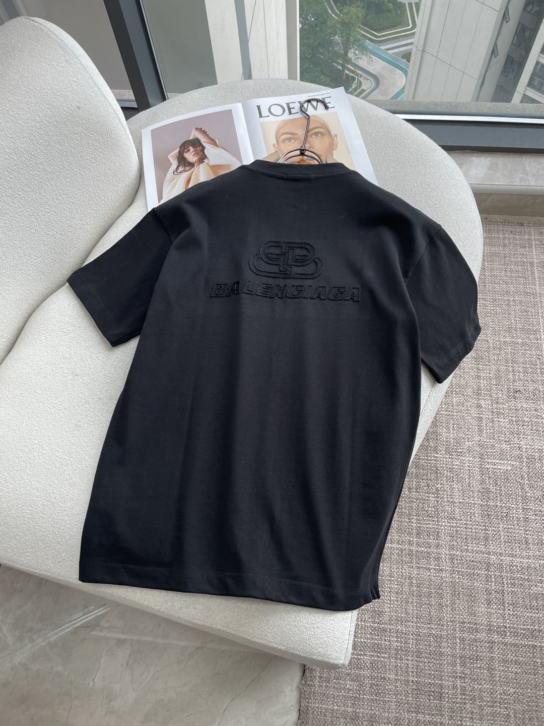 巴黎2026春夏款/官网同步面料采用重磅纯棉精梳棉面料，OS宽松版型，上身版型超正！日常百搭，衣橱必备单