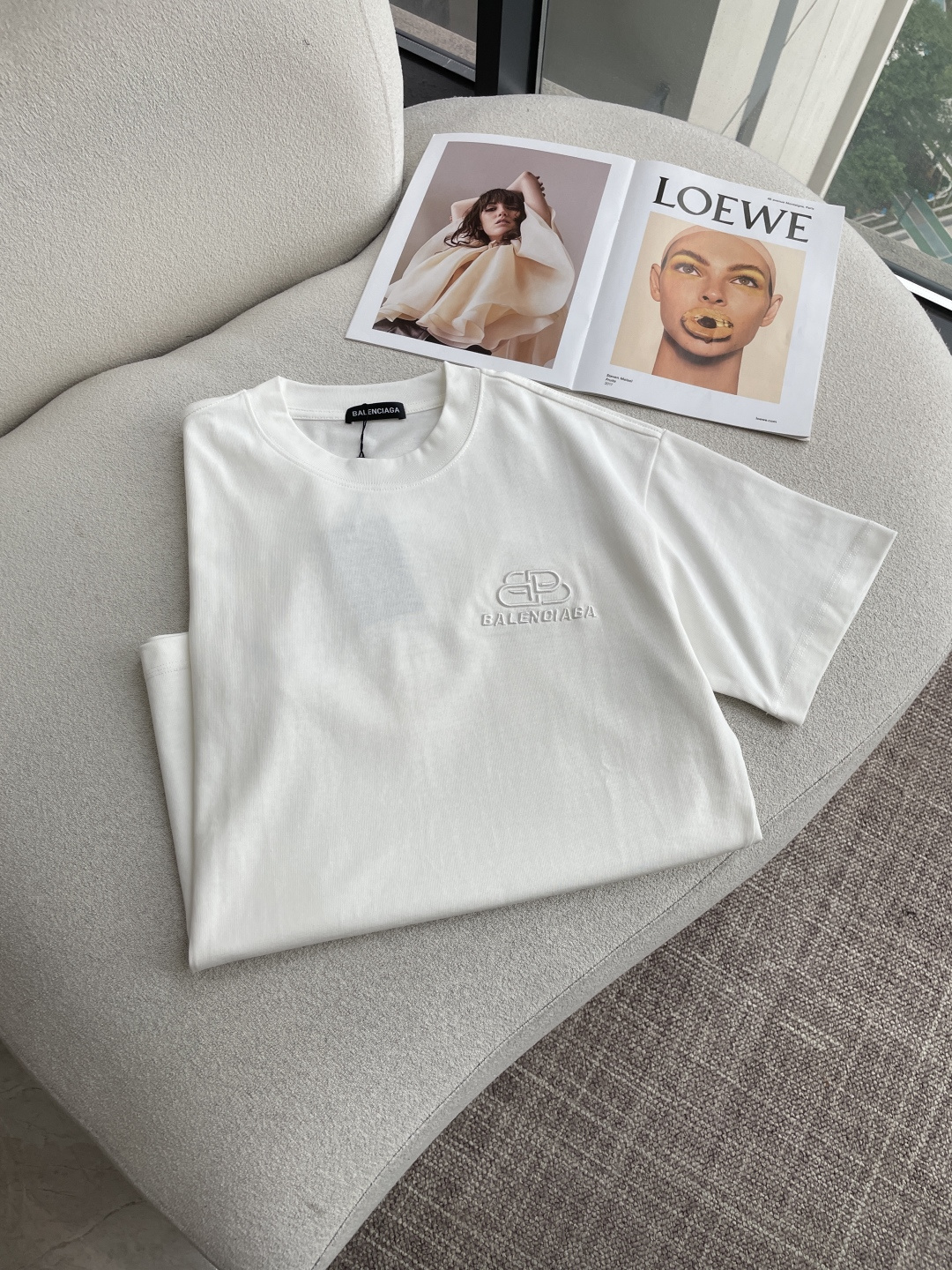 巴黎2026春夏款/官网同步面料采用重磅纯棉精梳棉面料，OS宽松版型，上身版型超正！日常百搭，衣橱必备单