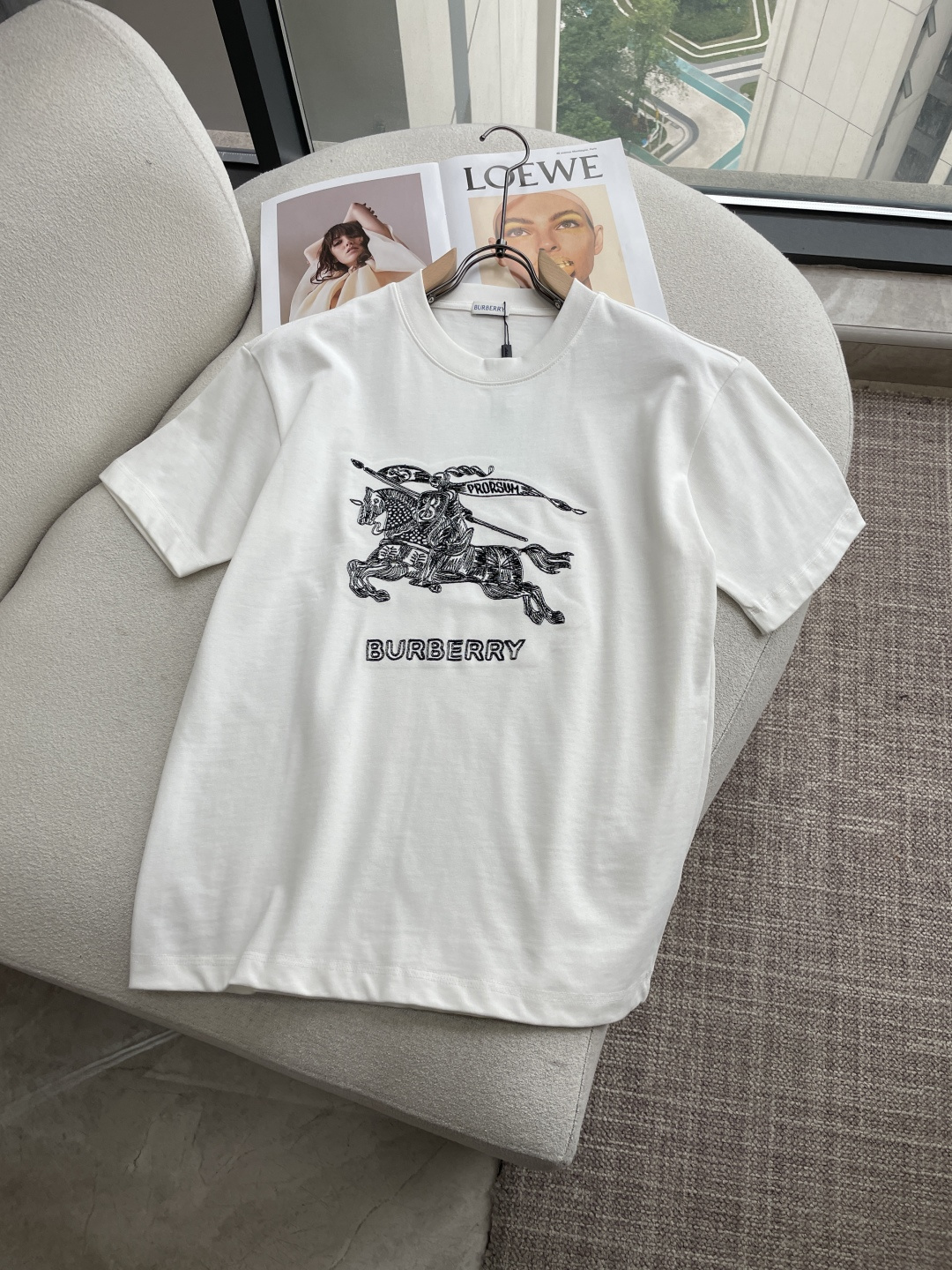 Bur2026春夏款/官网同步面料采用重磅纯棉精梳棉面料，OS宽松版型，上身版型超正！日常百搭，衣橱必备