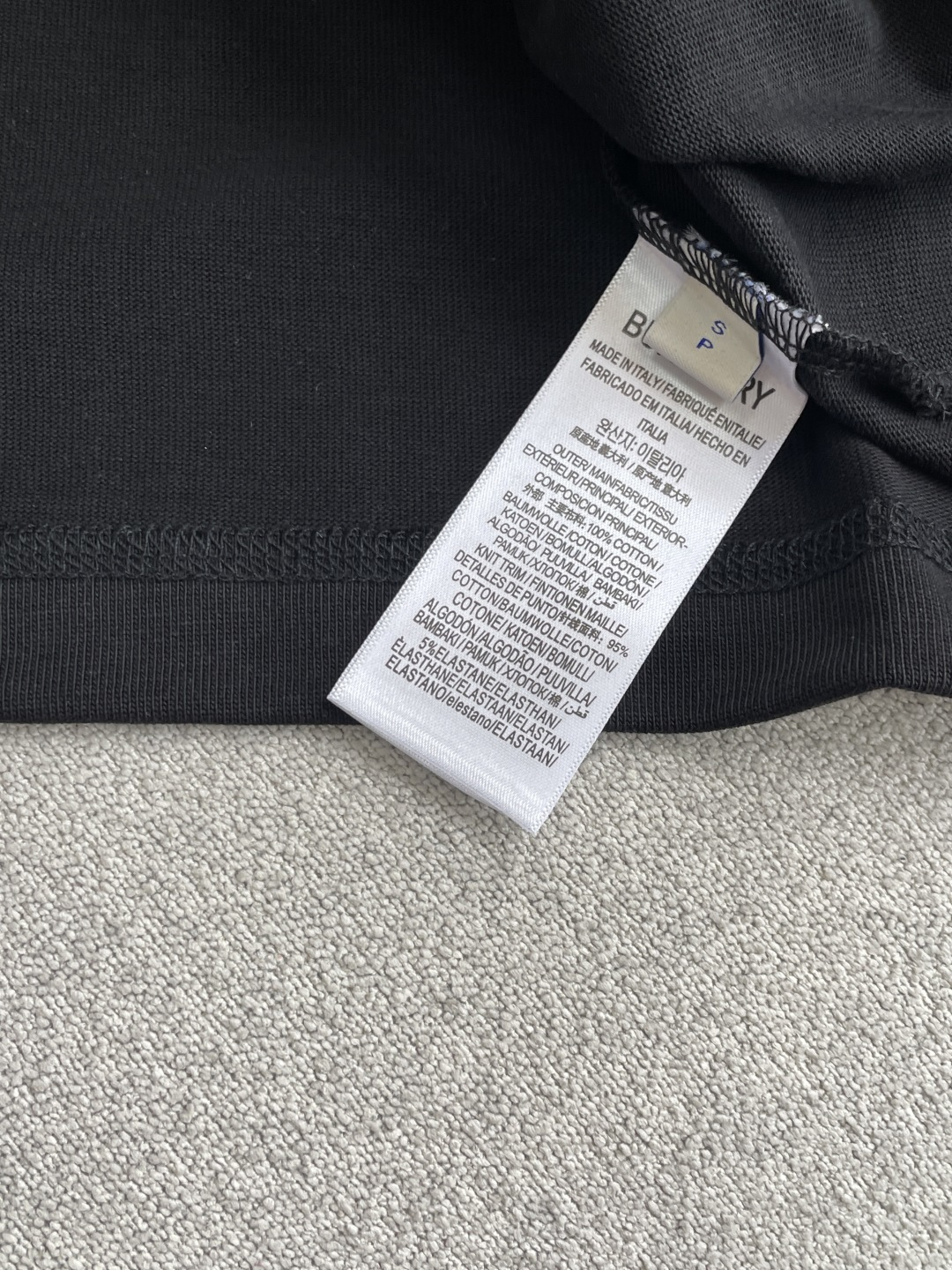 Bur2026春夏款/官网同步面料采用重磅纯棉精梳棉面料，OS宽松版型，上身版型超正！日常百搭，衣橱必备