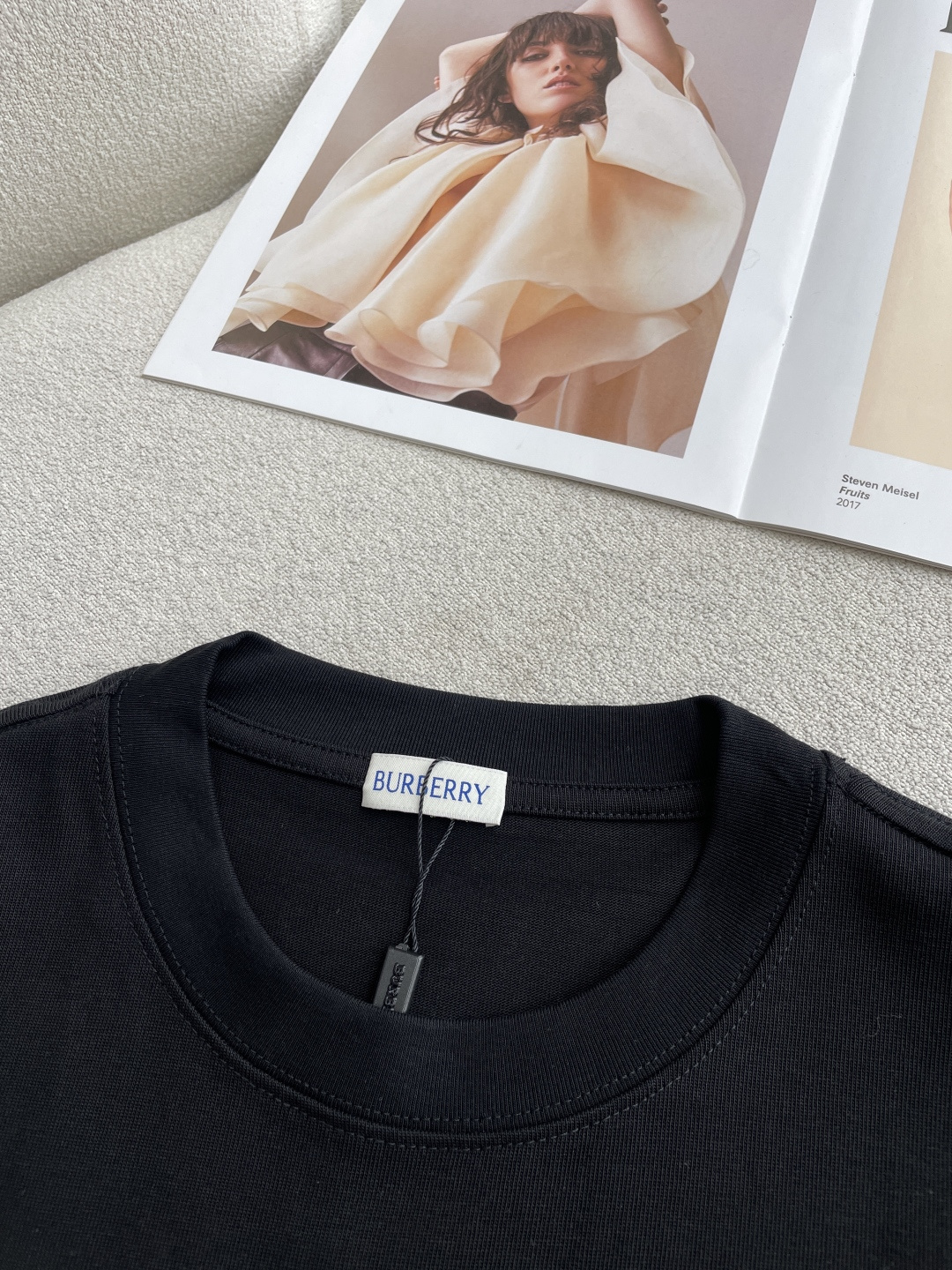 Bur2026春夏款/官网同步面料采用重磅纯棉精梳棉面料，OS宽松版型，上身版型超正！日常百搭，衣橱必备