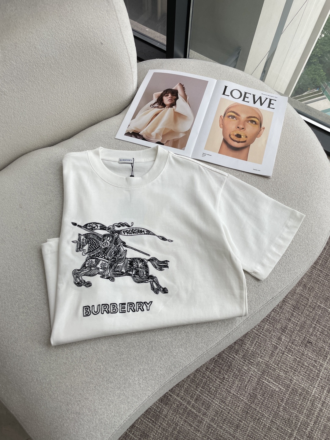 Bur2026春夏款/官网同步面料采用重磅纯棉精梳棉面料，OS宽松版型，上身版型超正！日常百搭，衣橱必备