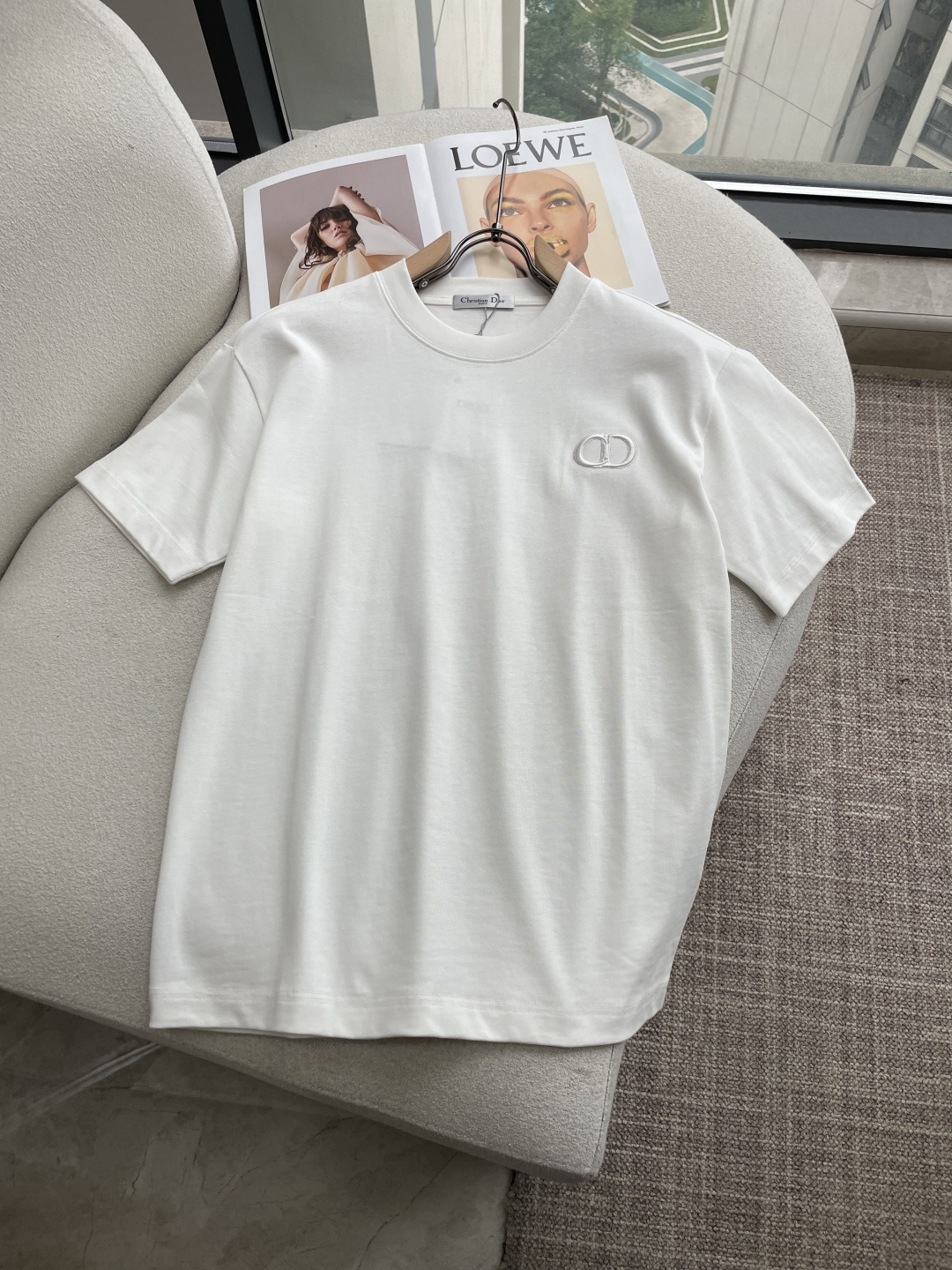 D奥2026春夏款/官网同步面料采用重磅纯棉精梳棉面料，OS宽松版型，上身版型超正！日常百搭，衣橱必备单