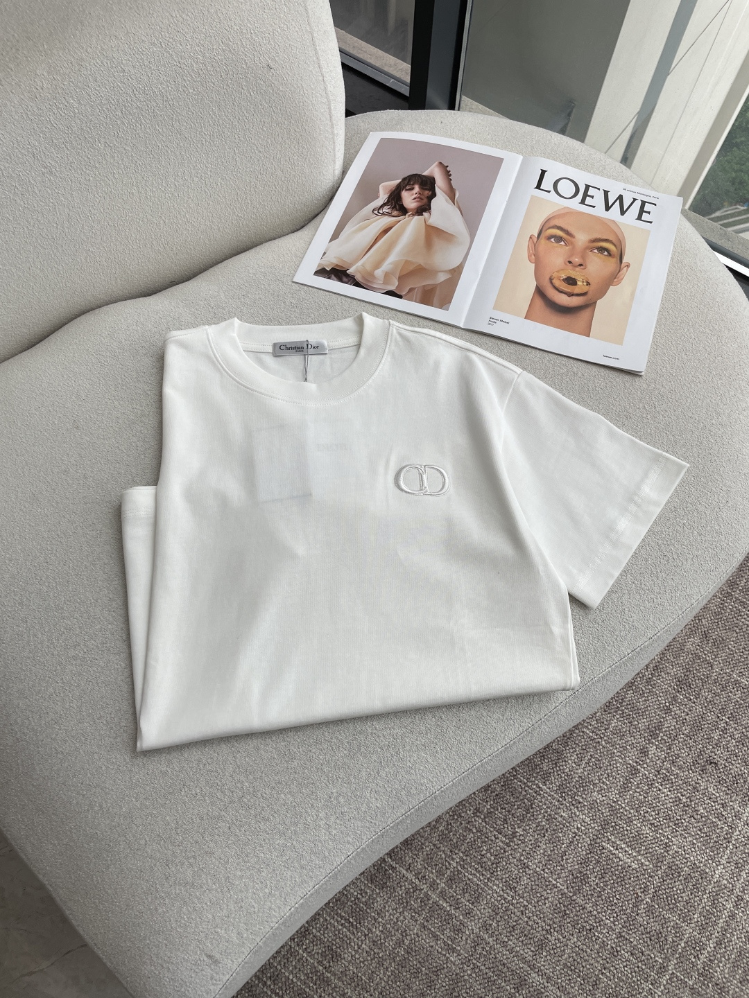 D奥2026春夏款/官网同步面料采用重磅纯棉精梳棉面料，OS宽松版型，上身版型超正！日常百搭，衣橱必备单