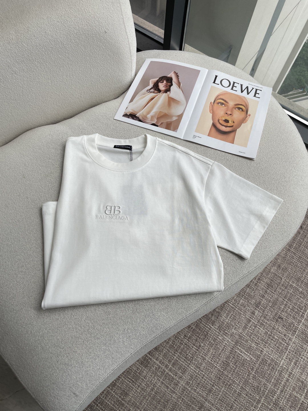 巴黎2026春夏款/官网同步面料采用重磅纯棉精梳棉面料，OS宽松版型，上身版型超正！日常百搭，衣橱必备单