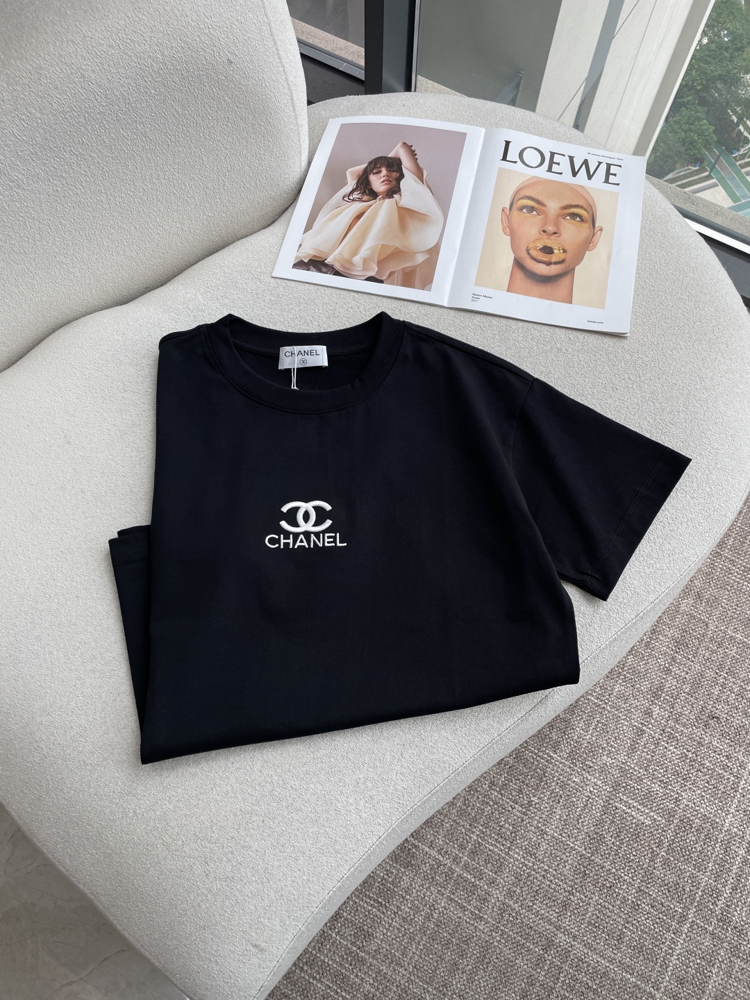 小香2026春夏款/官网同步面料采用重磅纯棉精梳棉面料，OS宽松版型，上身版型超正！日常百搭，衣橱必备单