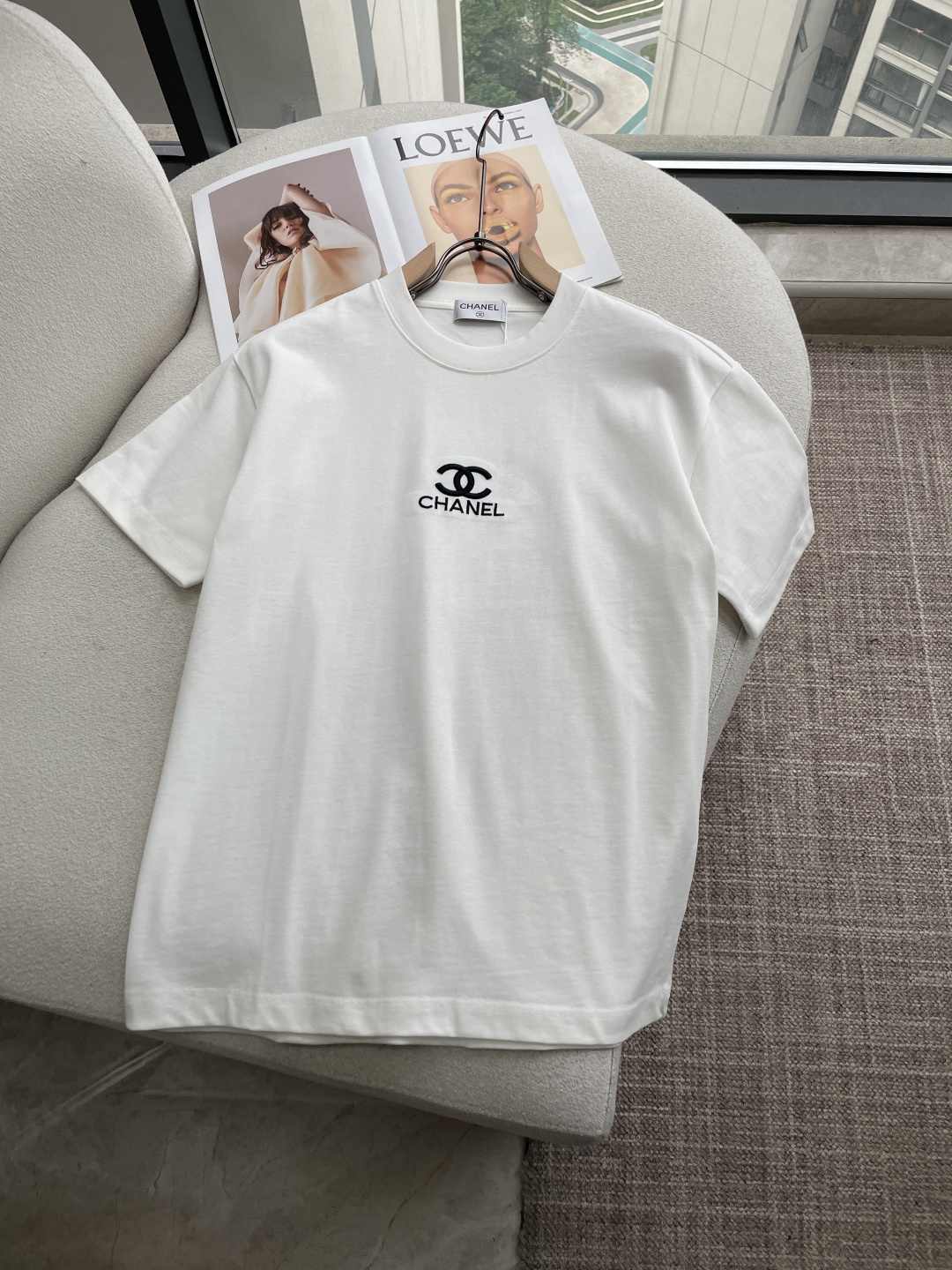 小香2026春夏款/官网同步面料采用重磅纯棉精梳棉面料，OS宽松版型，上身版型超正！日常百搭，衣橱必备单