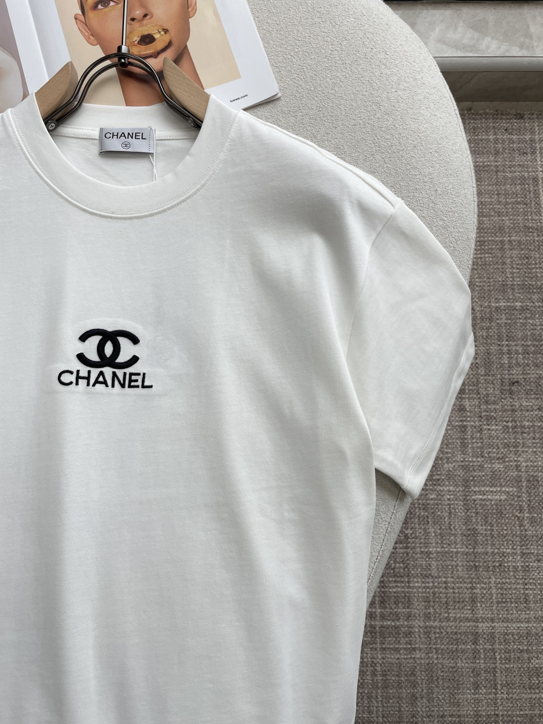 小香2026春夏款/官网同步面料采用重磅纯棉精梳棉面料，OS宽松版型，上身版型超正！日常百搭，衣橱必备单