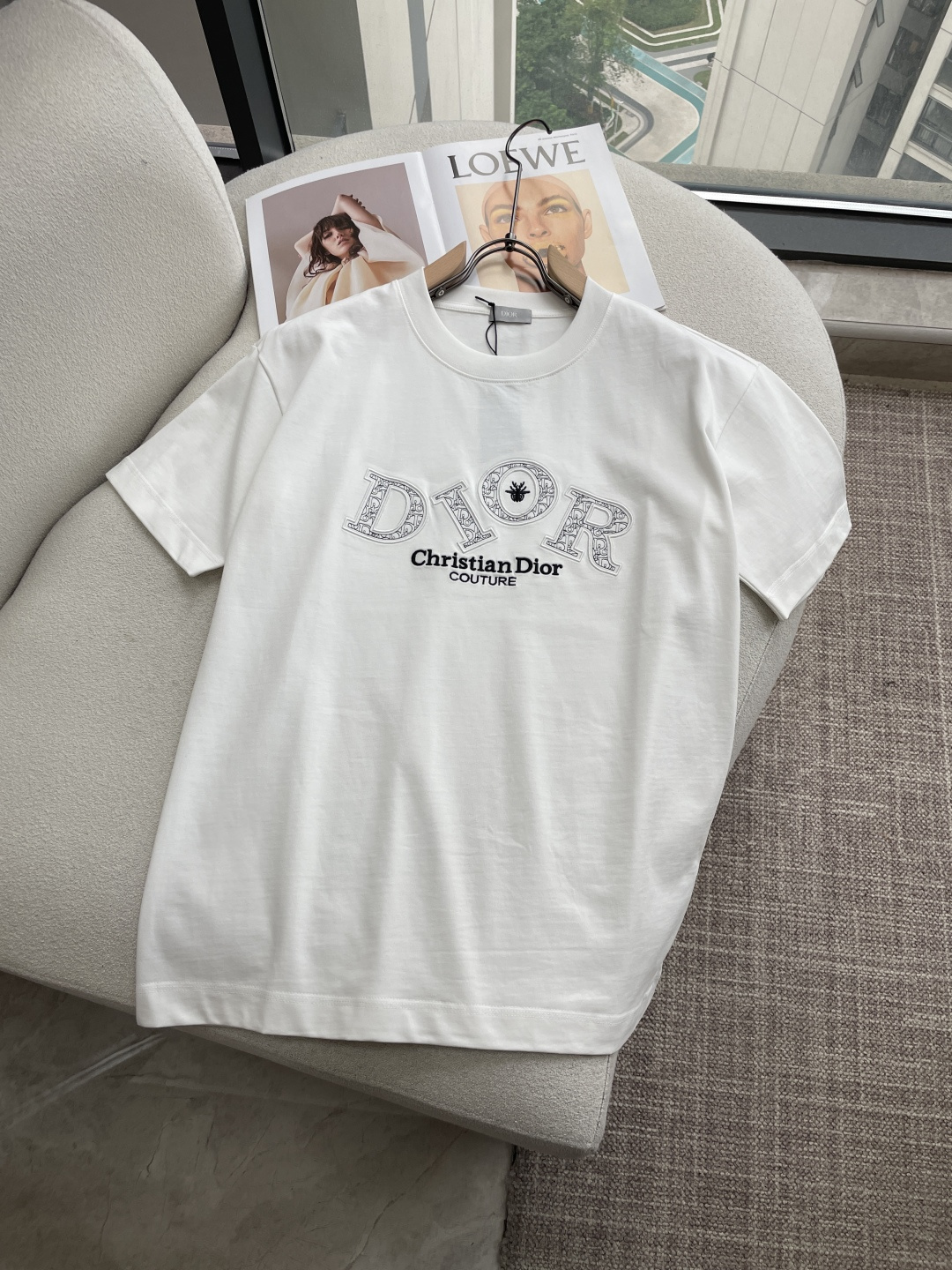 D奥2026春夏款/官网同步面料采用重磅纯棉精梳棉面料，OS宽松版型，上身版型超正！日常百搭，衣橱必备单