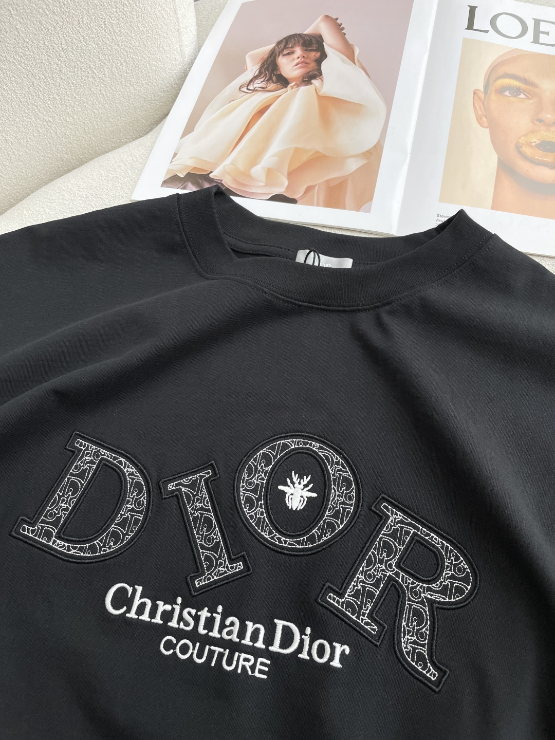 D奥2026春夏款/官网同步面料采用重磅纯棉精梳棉面料，OS宽松版型，上身版型超正！日常百搭，衣橱必备单