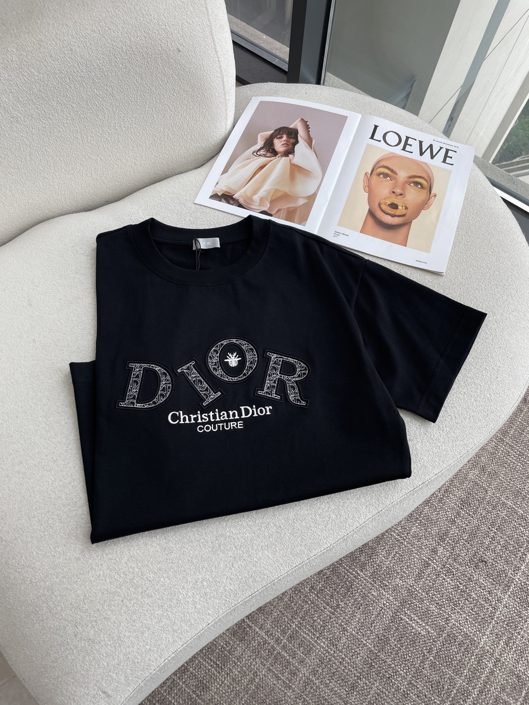 D奥2026春夏款/官网同步面料采用重磅纯棉精梳棉面料，OS宽松版型，上身版型超正！日常百搭，衣橱必备单