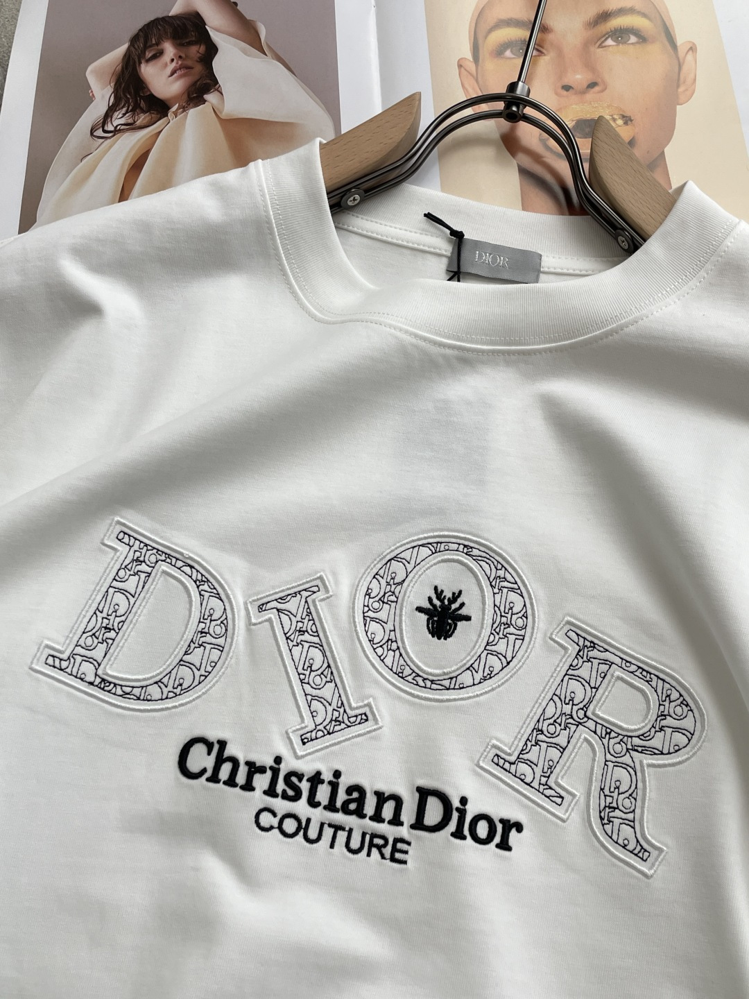 D奥2026春夏款/官网同步面料采用重磅纯棉精梳棉面料，OS宽松版型，上身版型超正！日常百搭，衣橱必备单