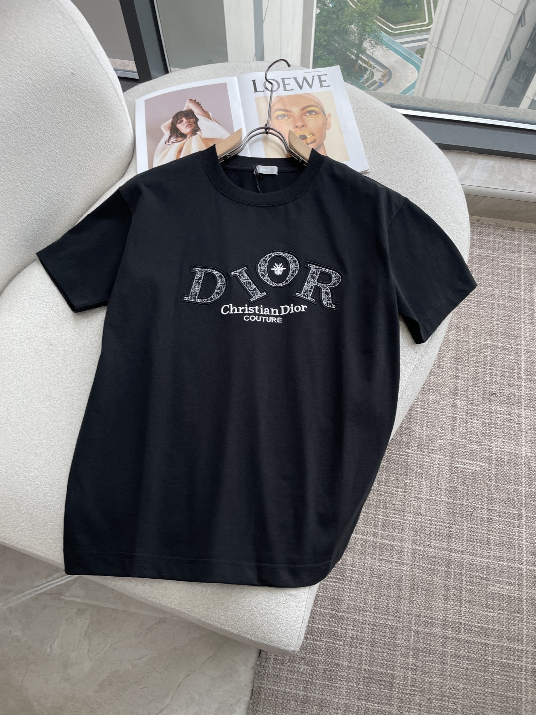 D奥2026春夏款/官网同步面料采用重磅纯棉精梳棉面料，OS宽松版型，上身版型超正！日常百搭，衣橱必备单