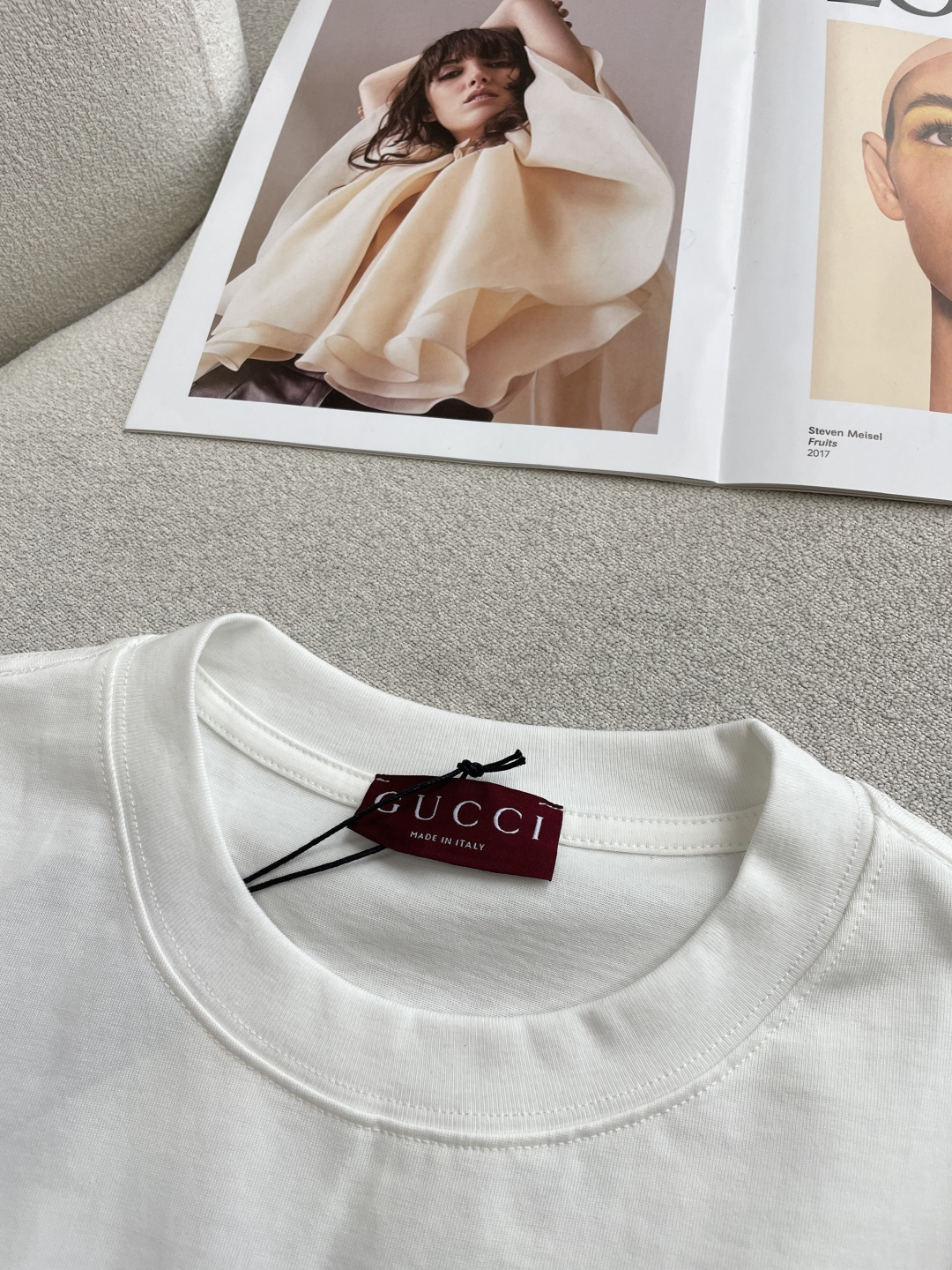 Gucc2026春夏款/官网同步面料采用重磅纯棉精梳棉面料，OS宽松版型，上身版型超正！日常百搭，衣橱必