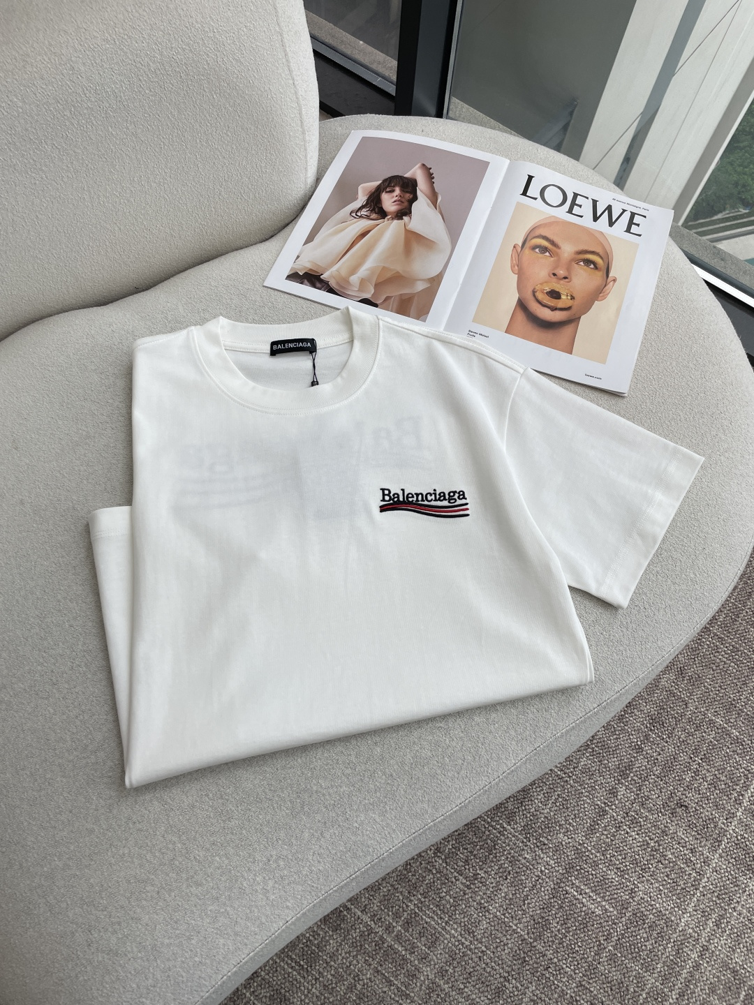 巴黎2026春夏款/官网同步面料采用重磅纯棉精梳棉面料，OS宽松版型，上身版型超正！日常百搭，衣橱必备单